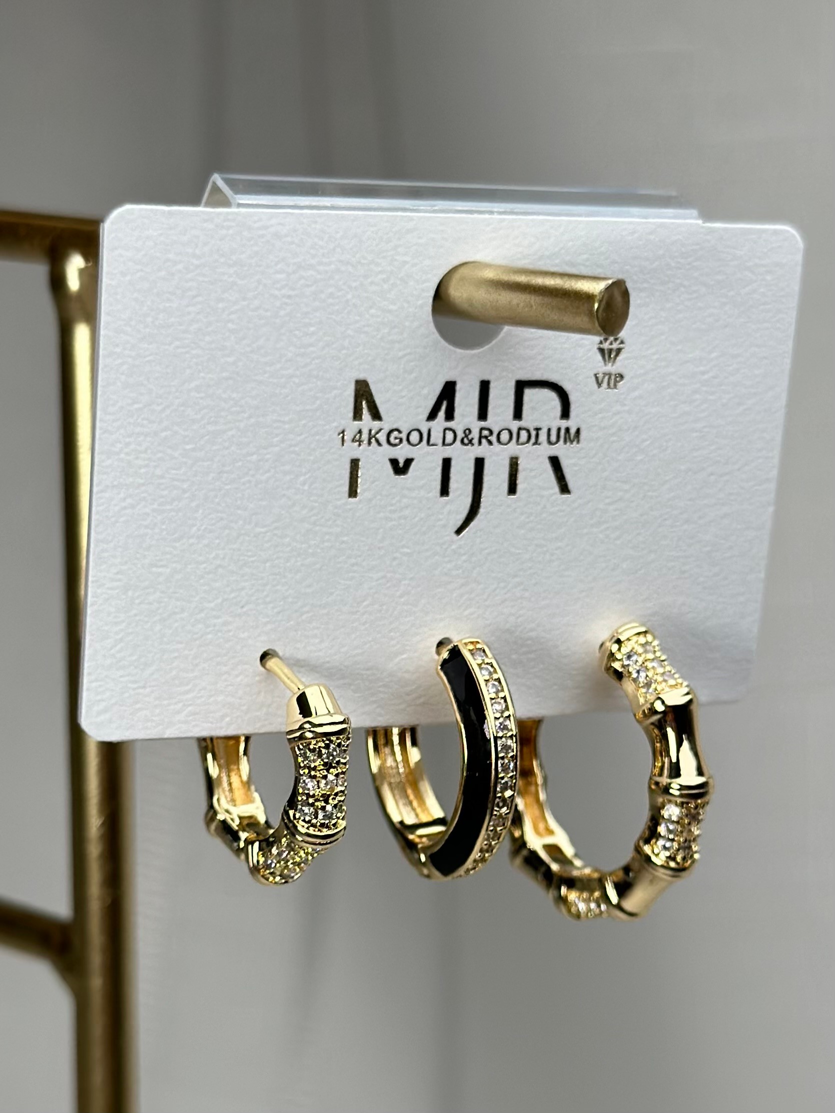 Özel Seri Gold Renk Taşlı Siyah Detay Üçlü Halka Küpe