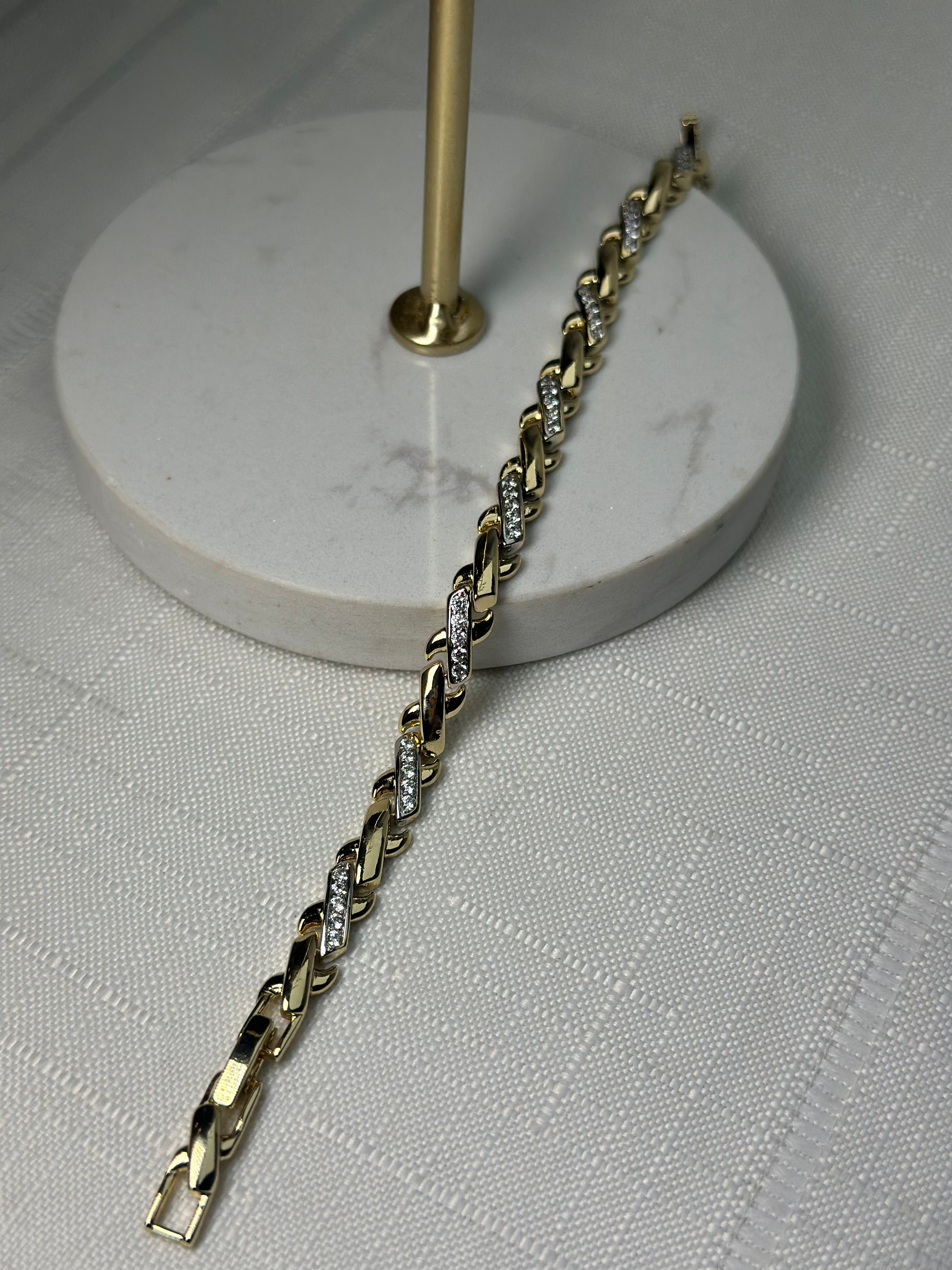 Xuping Taş Detaylı Gold Renk X Bileklik