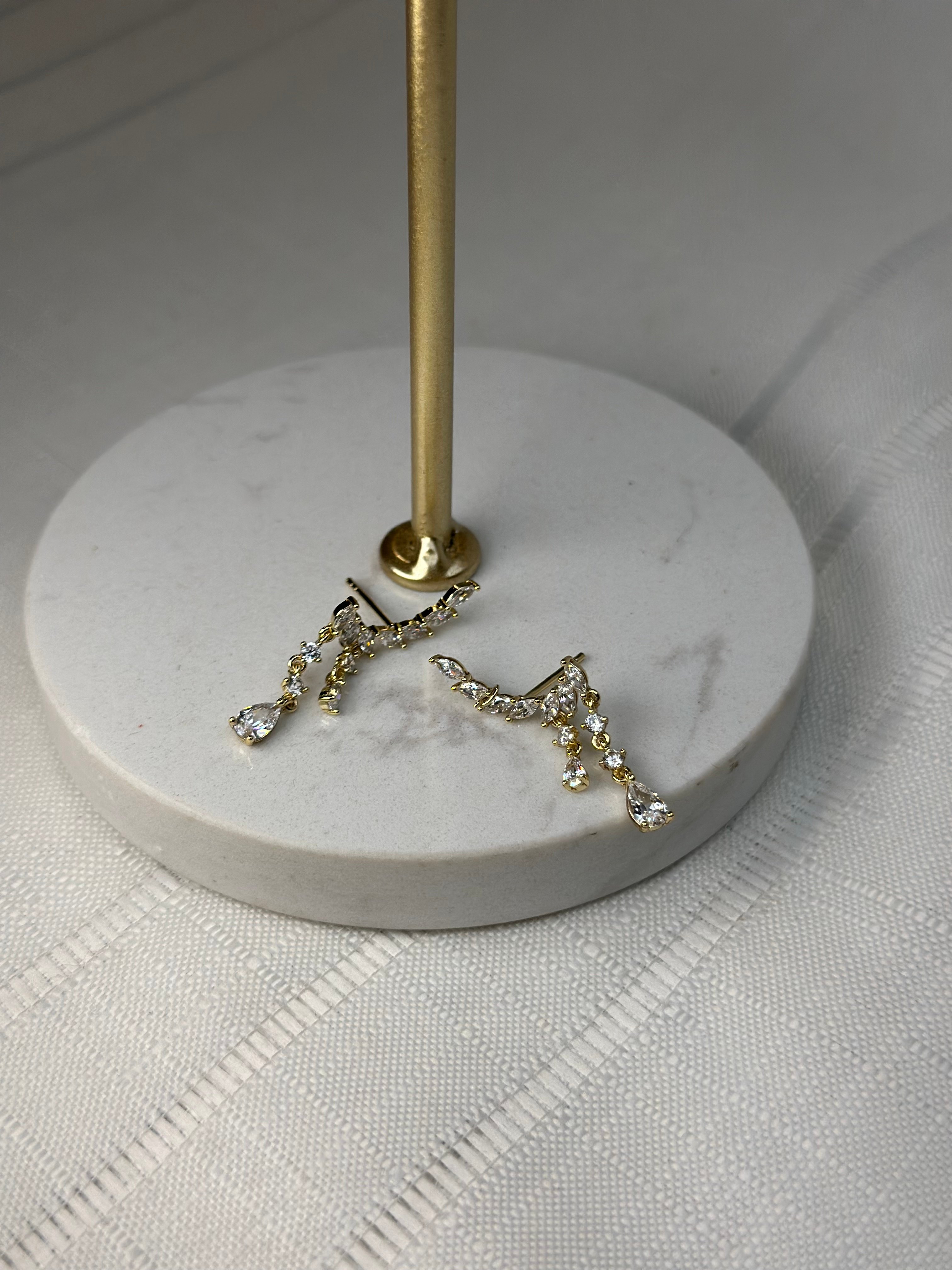 Xuping 14k Zirkon Damla Taş Detay Sallantılı Küpe