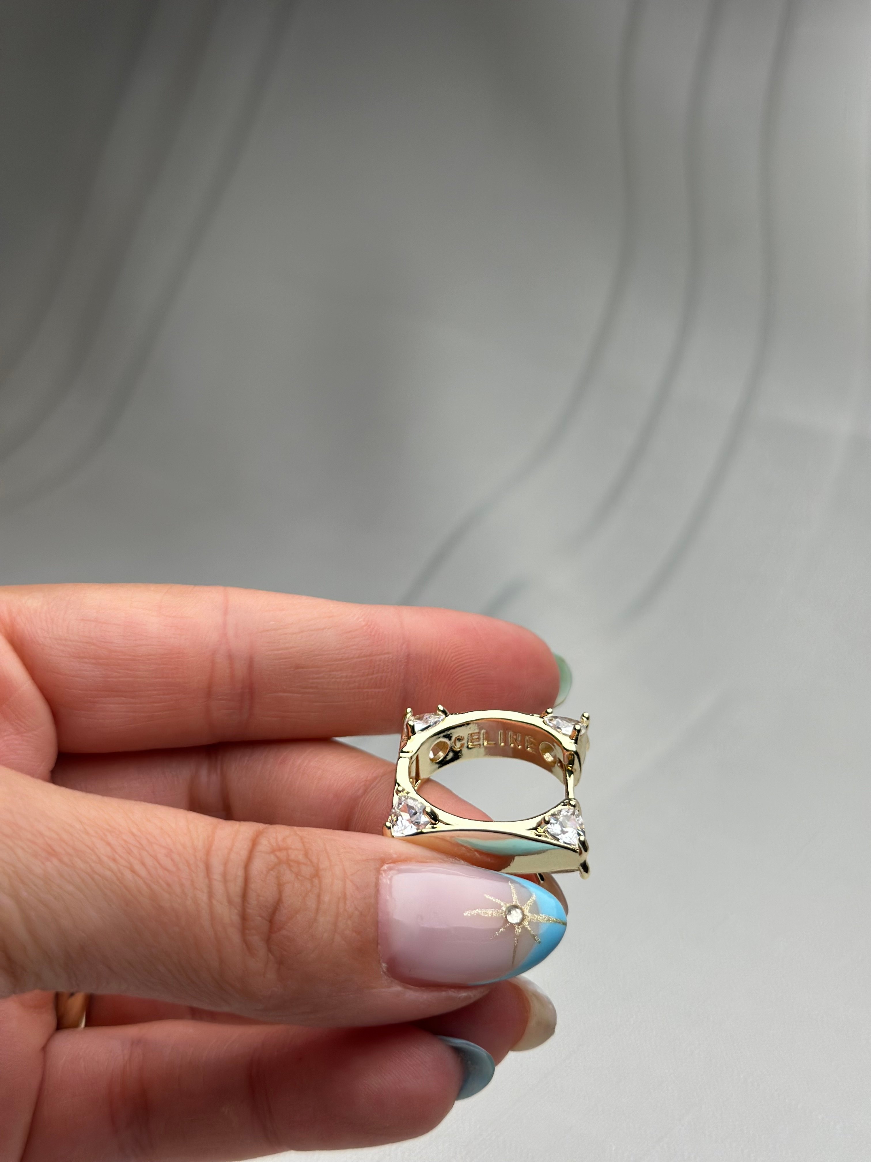 Marka Model Gold Taşlı Kare Halka Küpe