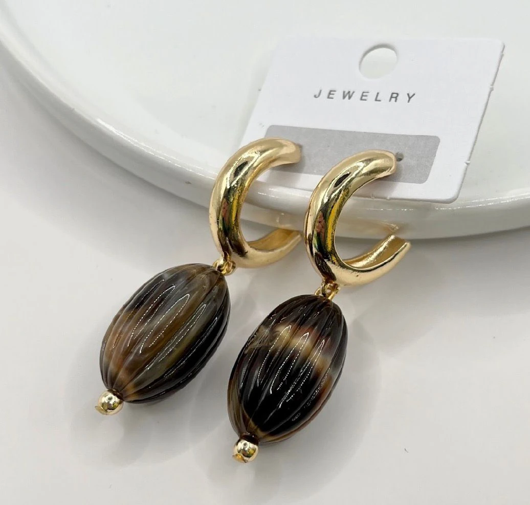 Kahverengi Gold Yarım Halka Küpe