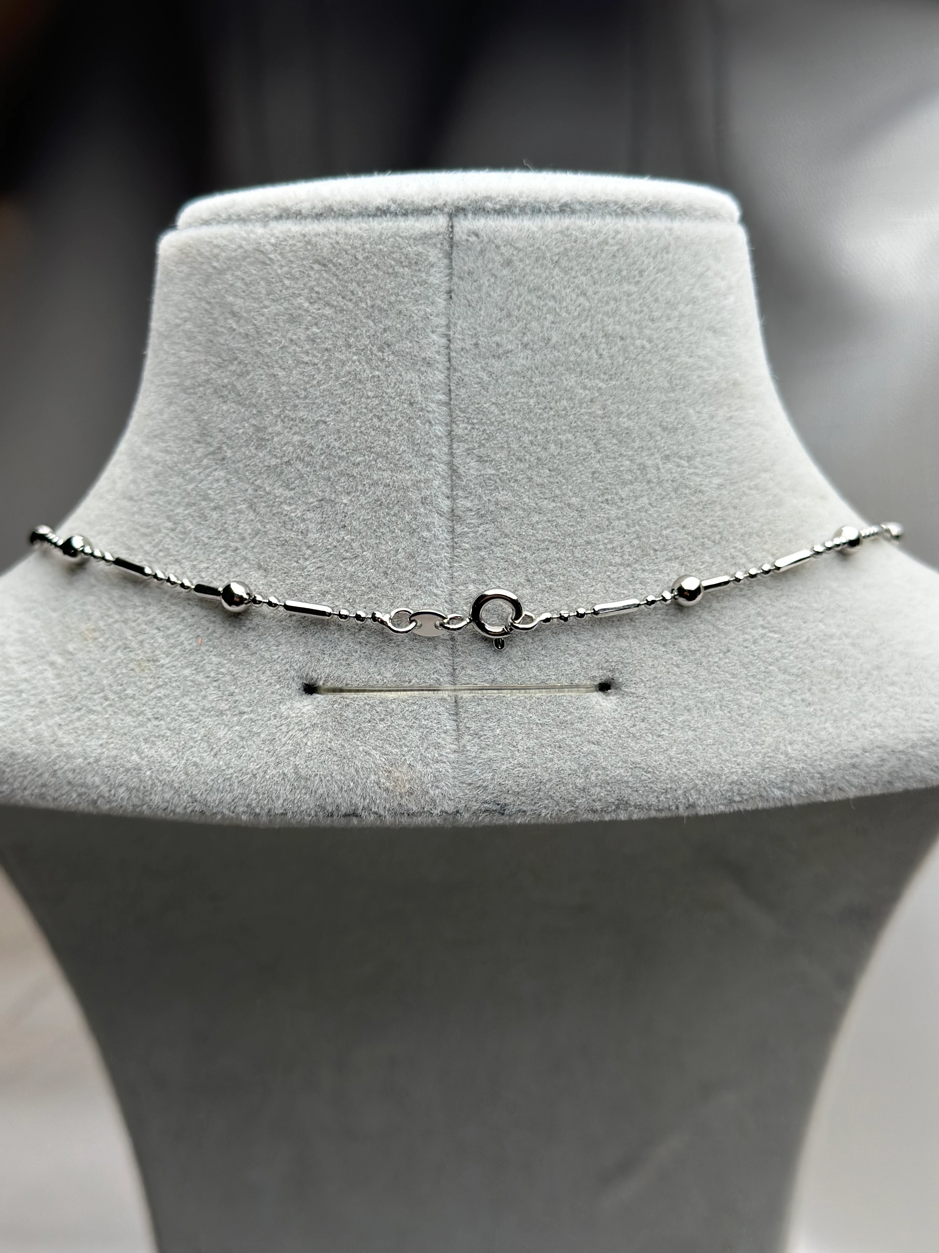 Xuping Gümüş Renk Top Detay Çubuk Kolye 45cm