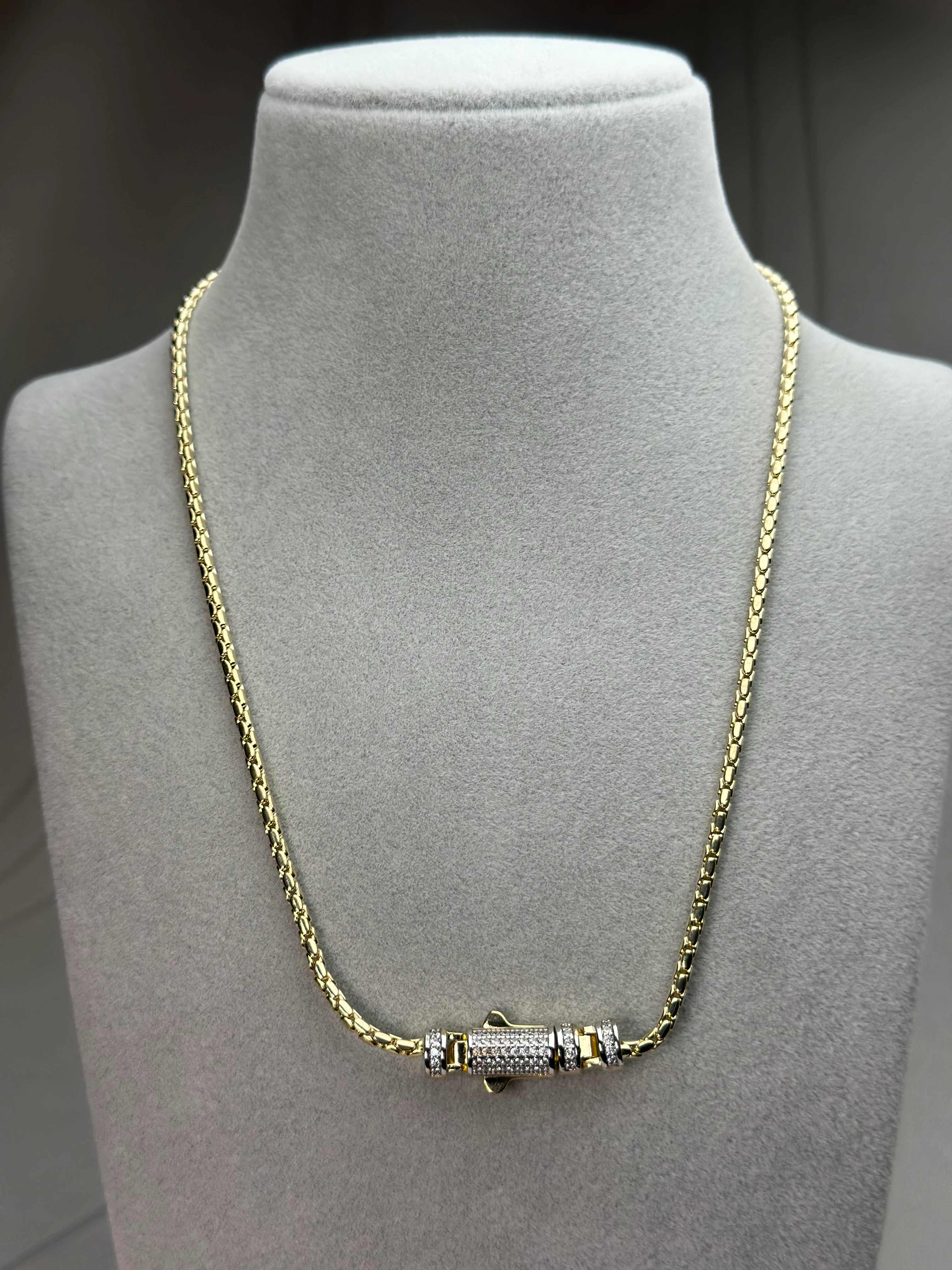 Özel Seri Marka Model Gold Taşlı Kilit Kolye