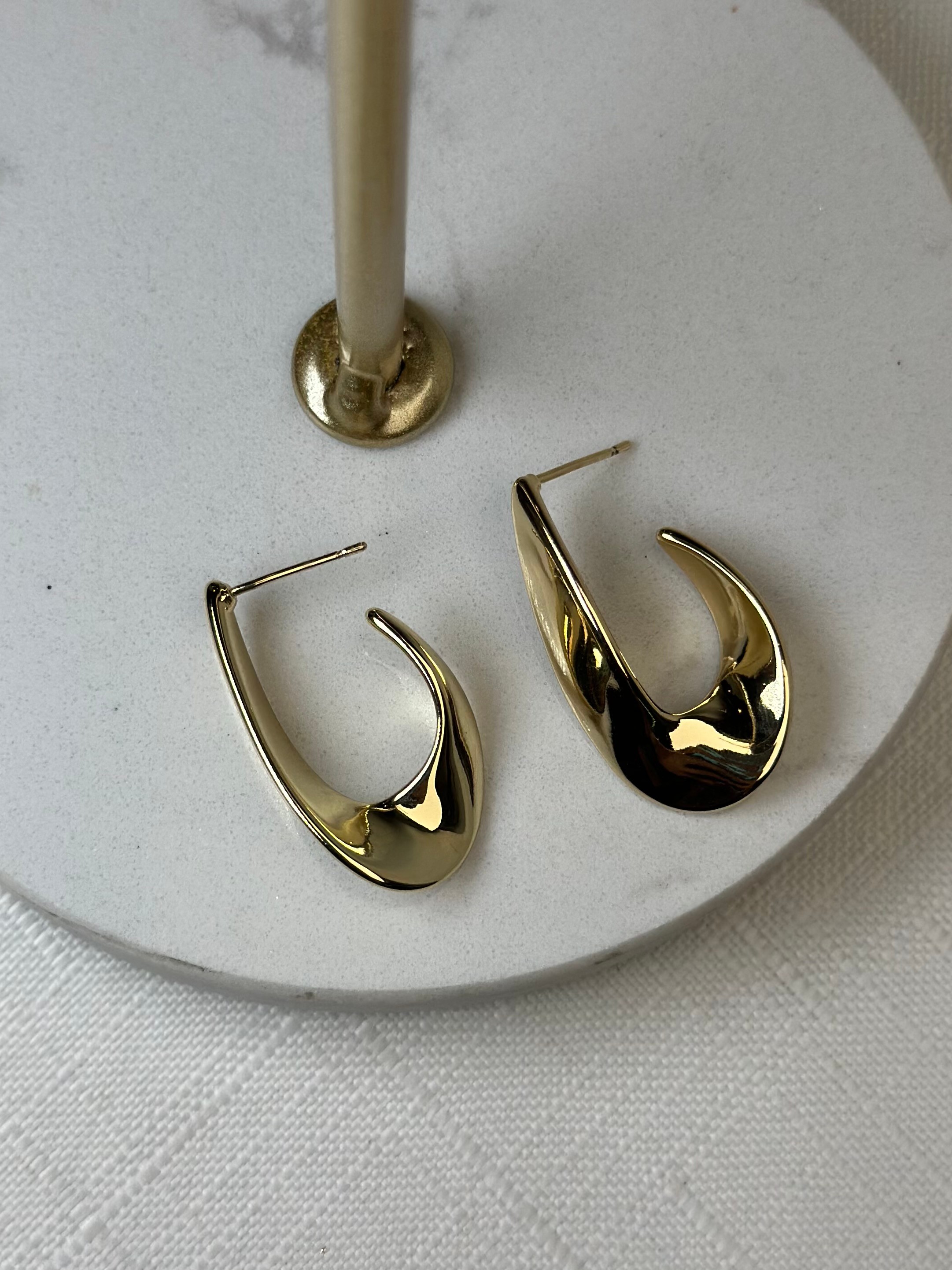 Xuping 14k Kıvrımlı Küpe