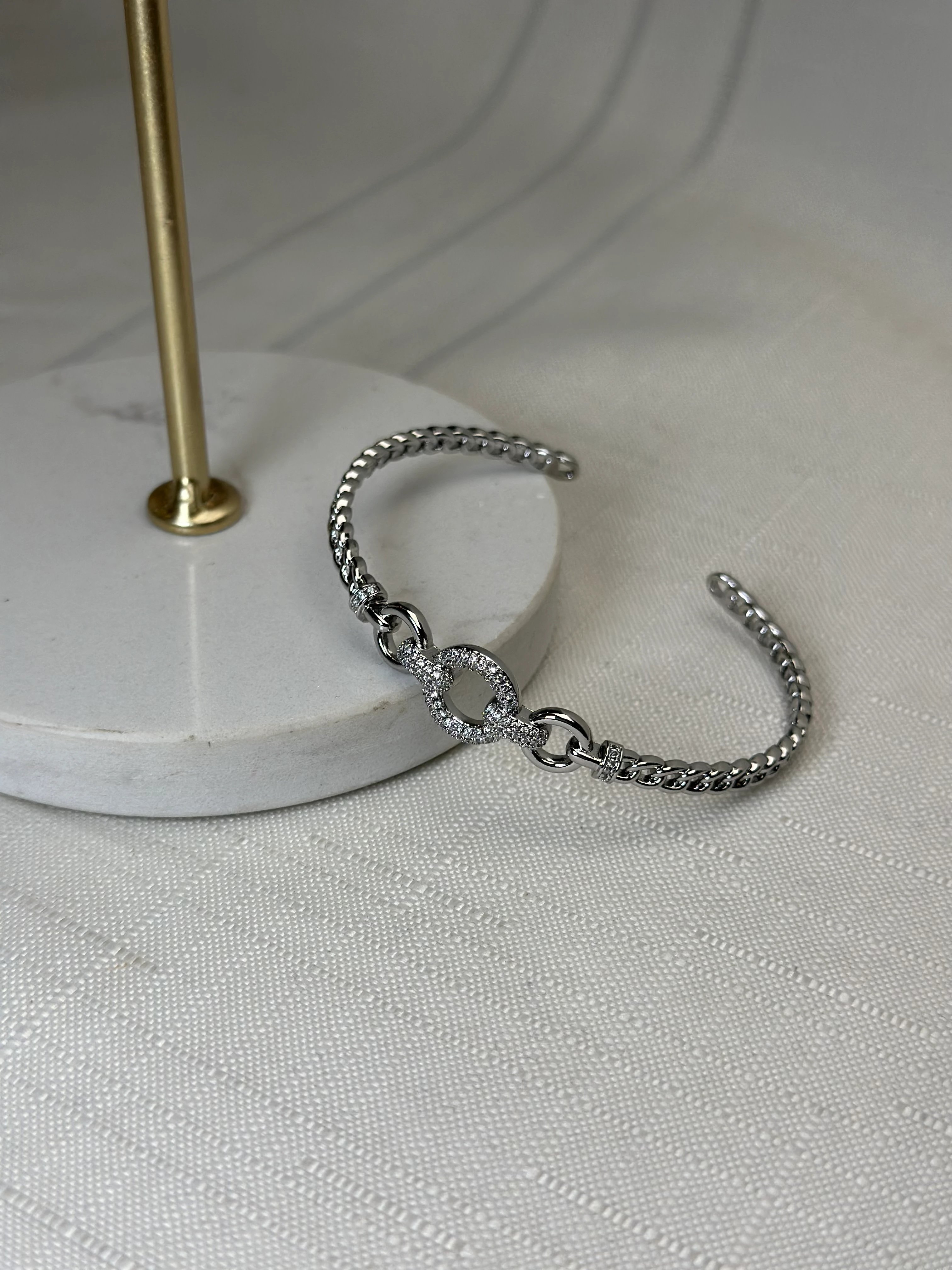 Özel Seri Zirkonyum Taşlı Halka Desen Kelepçe