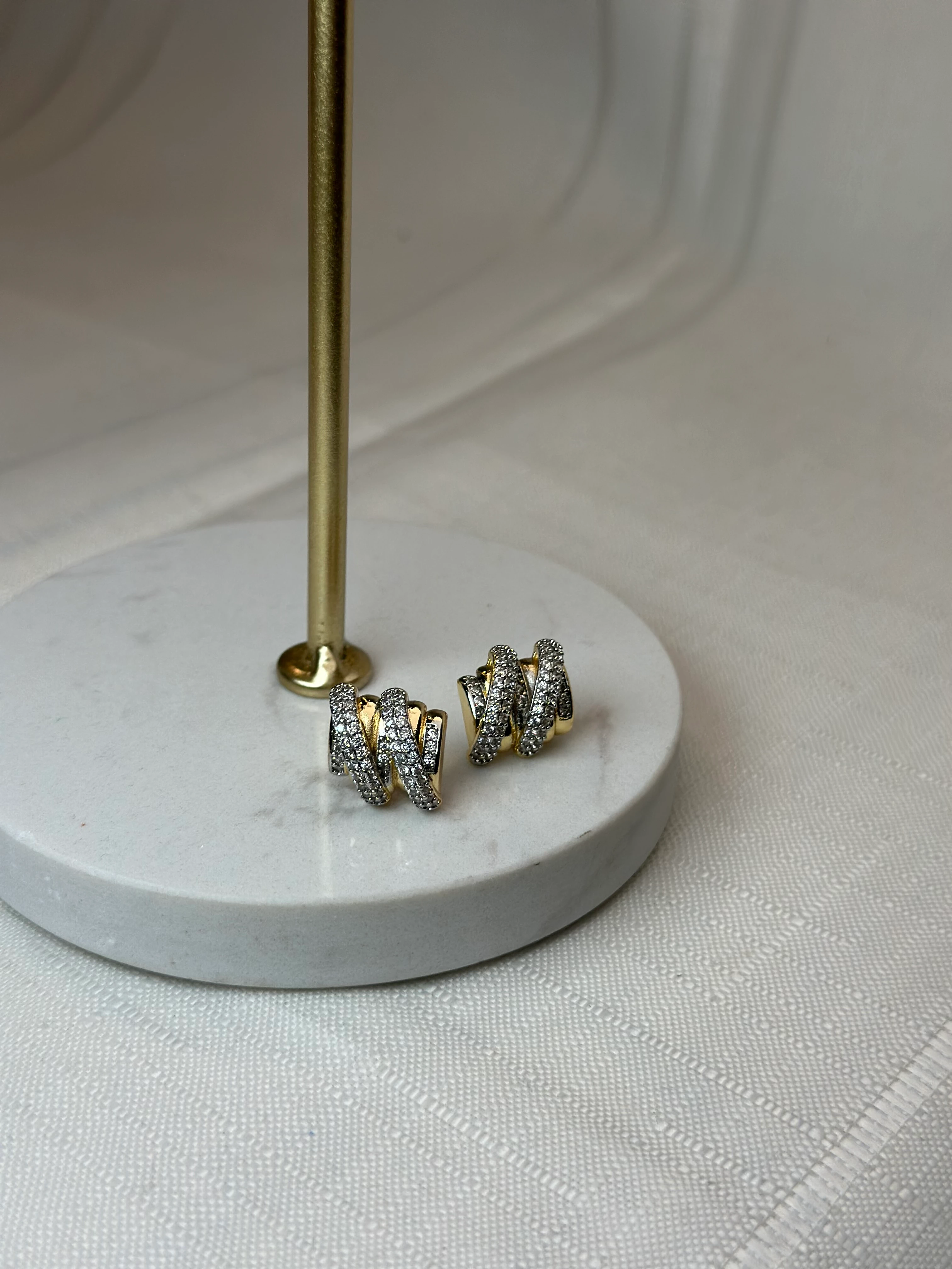 Özel Seri Marka Model Zirkon Taş Küpe