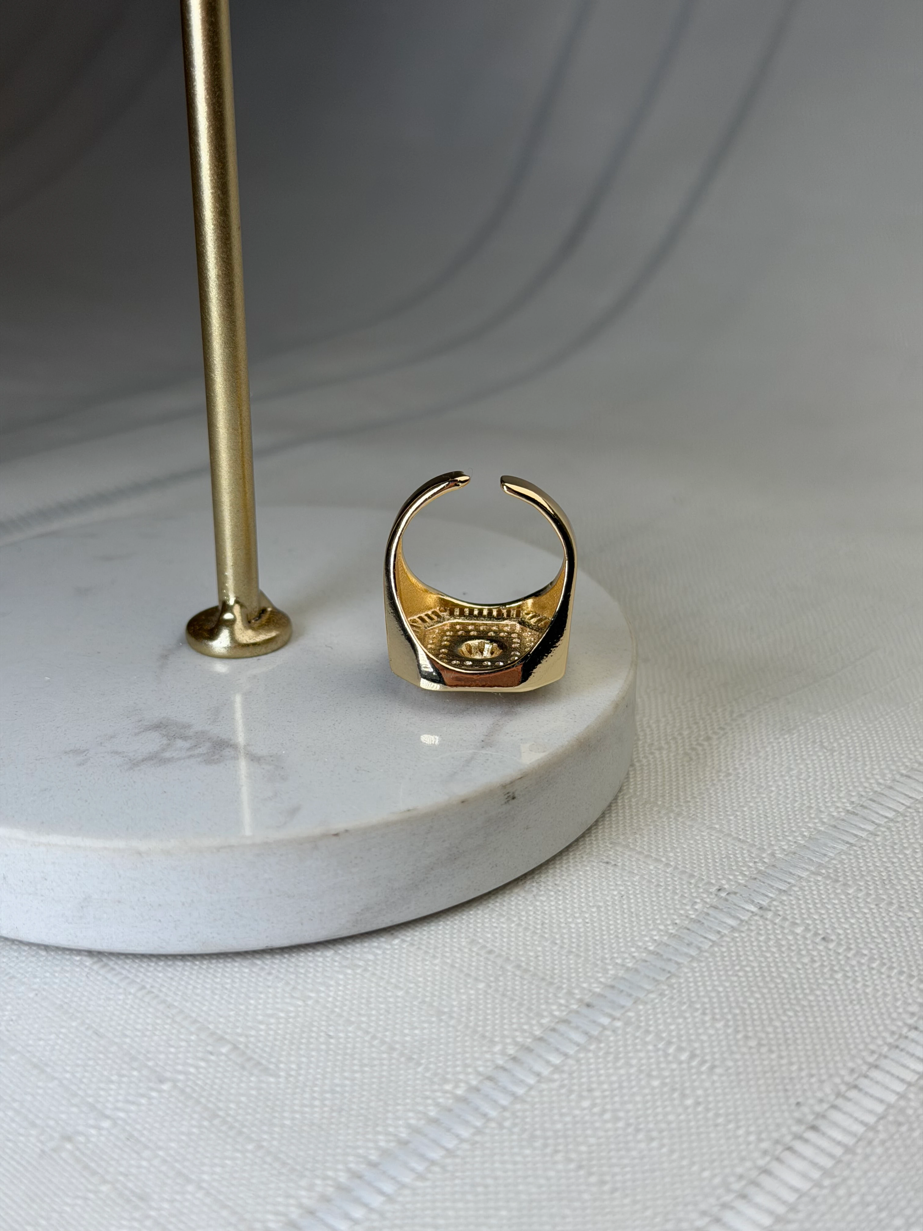 Özel Seri Marka Model Gold Renk Taşlı Kare Yıldız Yüzük