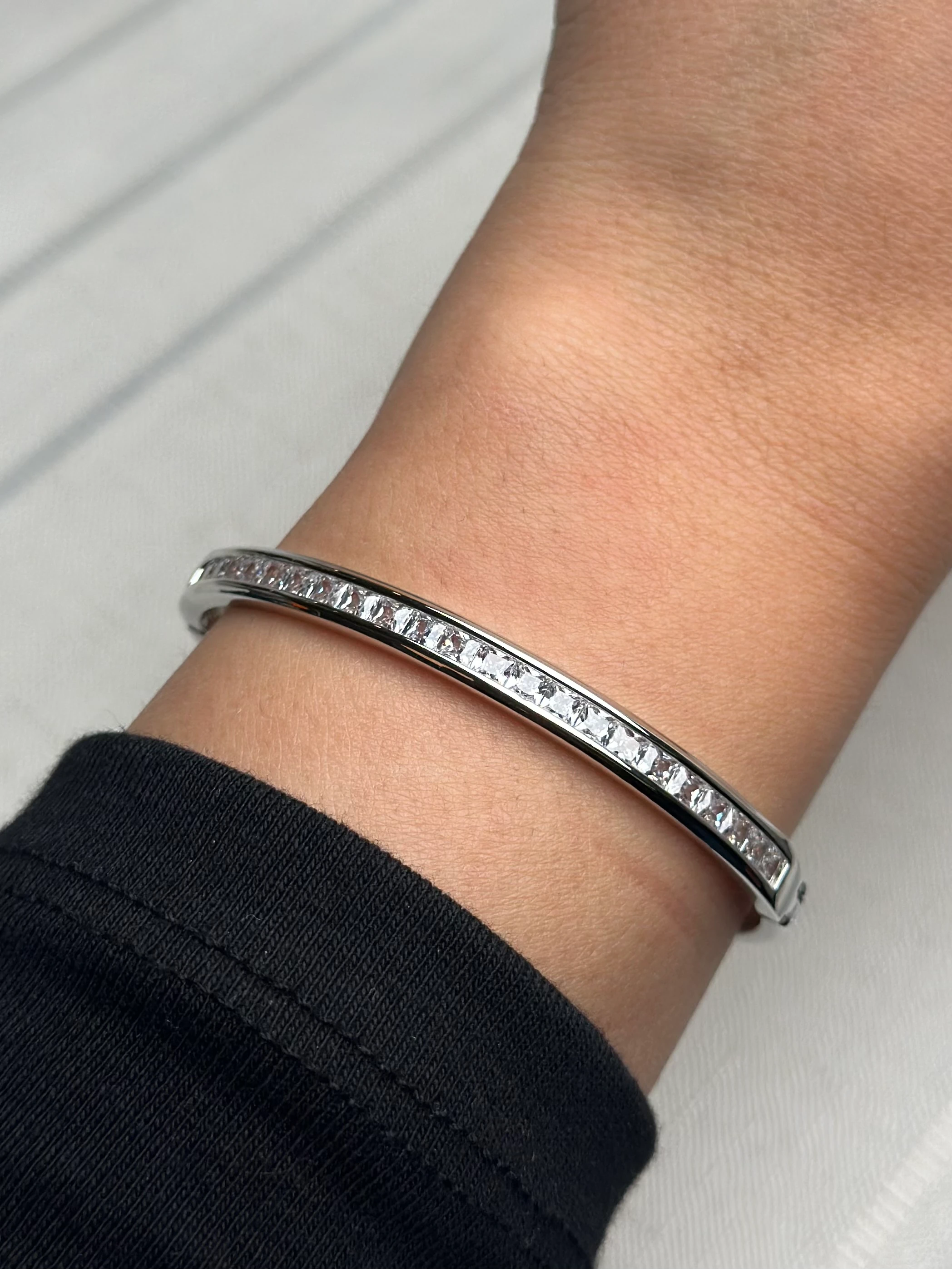 Özel Seri Zirkonyum Gümüş Renk Taşlı Bilezik