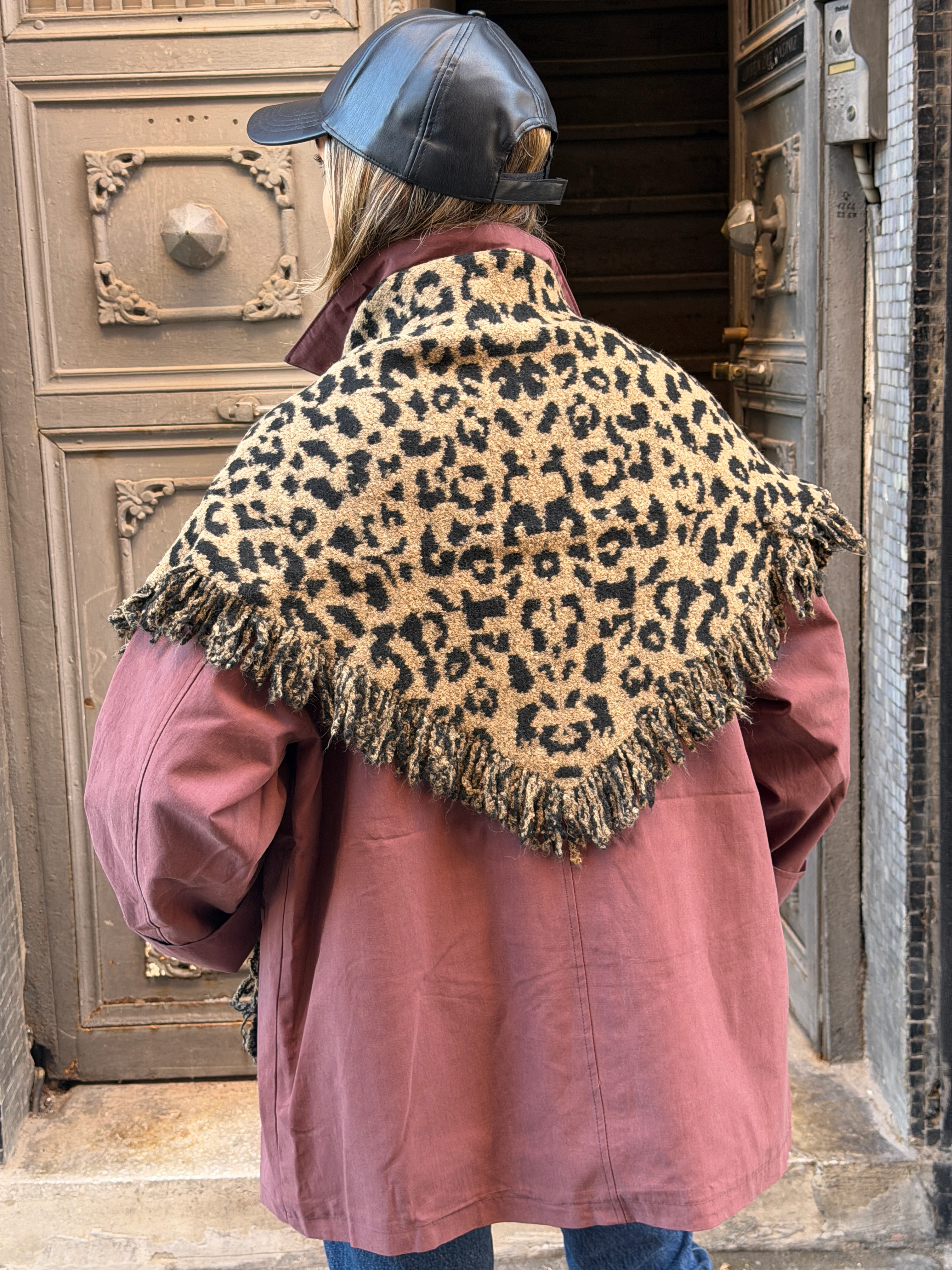 Leopar Kahve Püsküllü Üçgen Şal