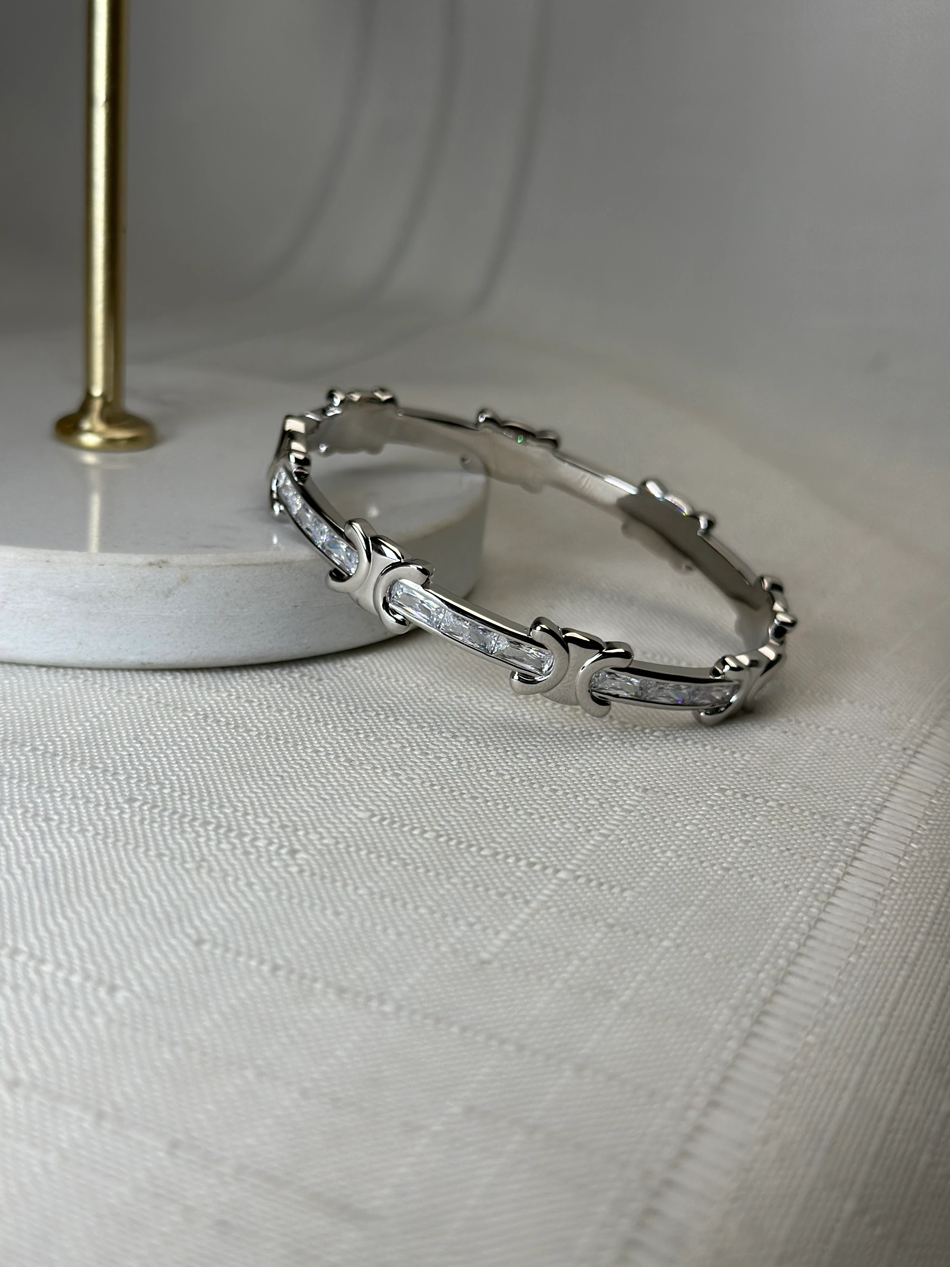 Marka Model Zirkonyum Gümüş Renk Bilezik