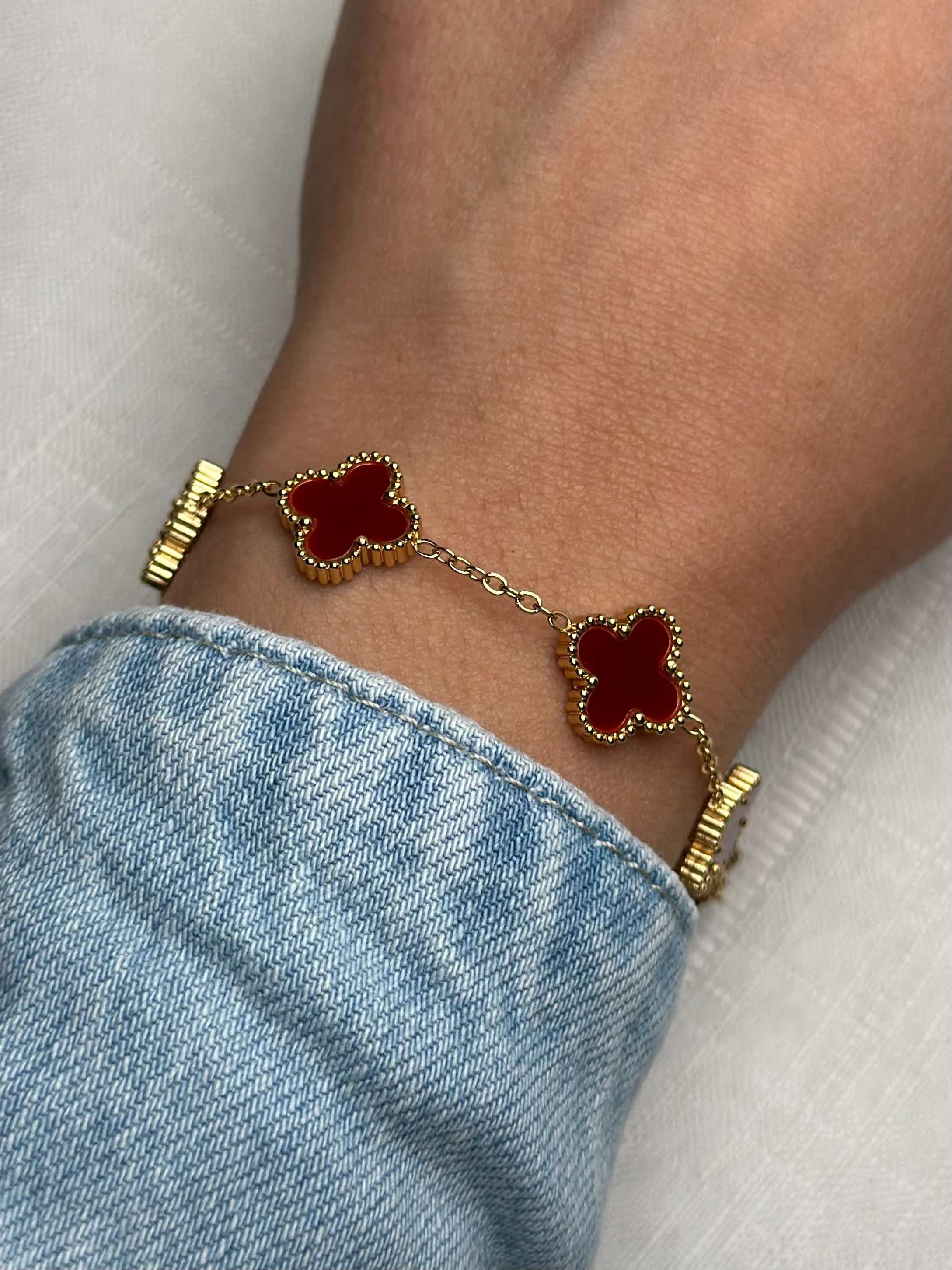 Çelik Gold Renk Bordo Yonca Bileklik