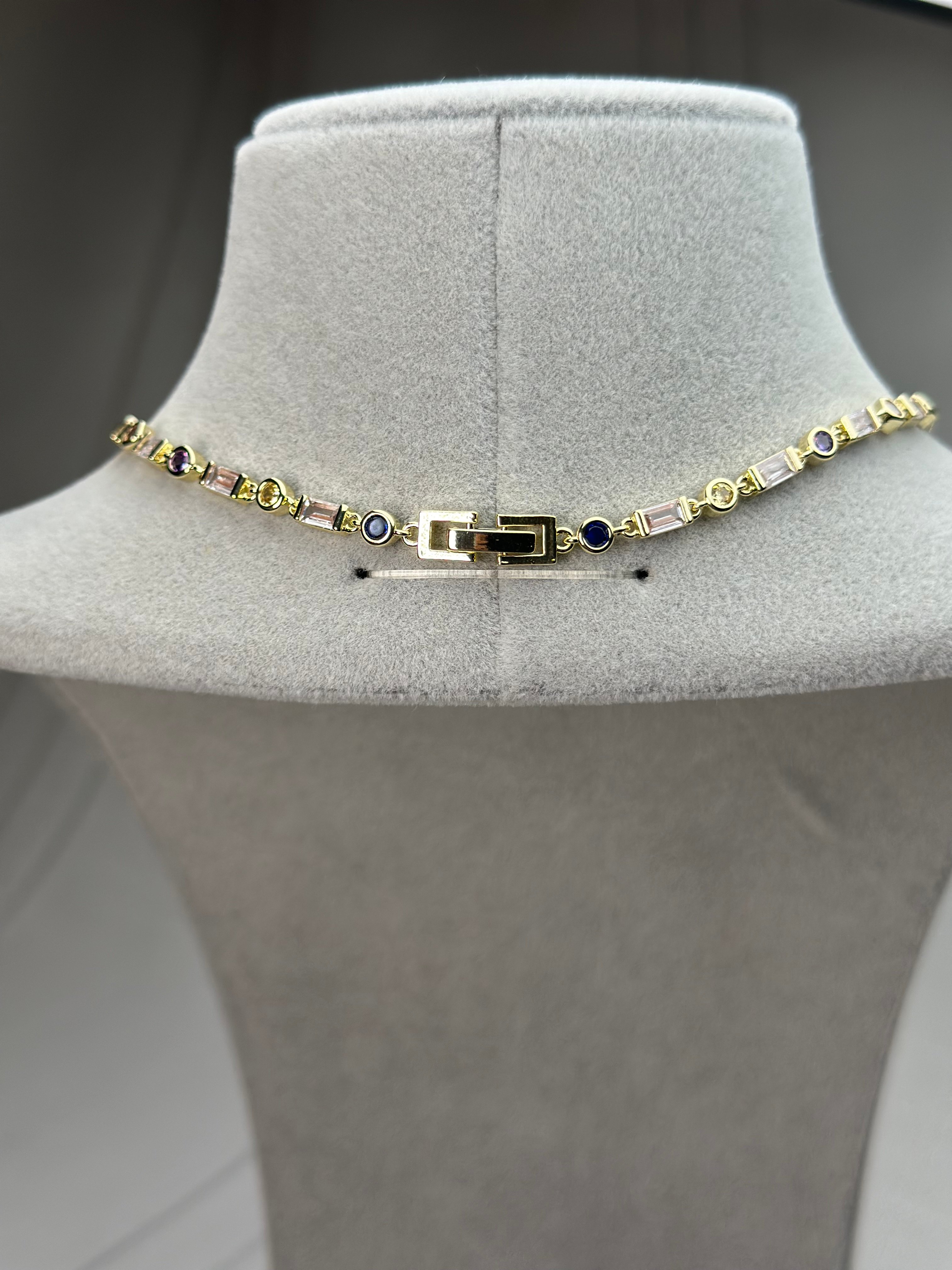 Özel Seri Marka Model Gold Renkli Taşlı Y Kolye