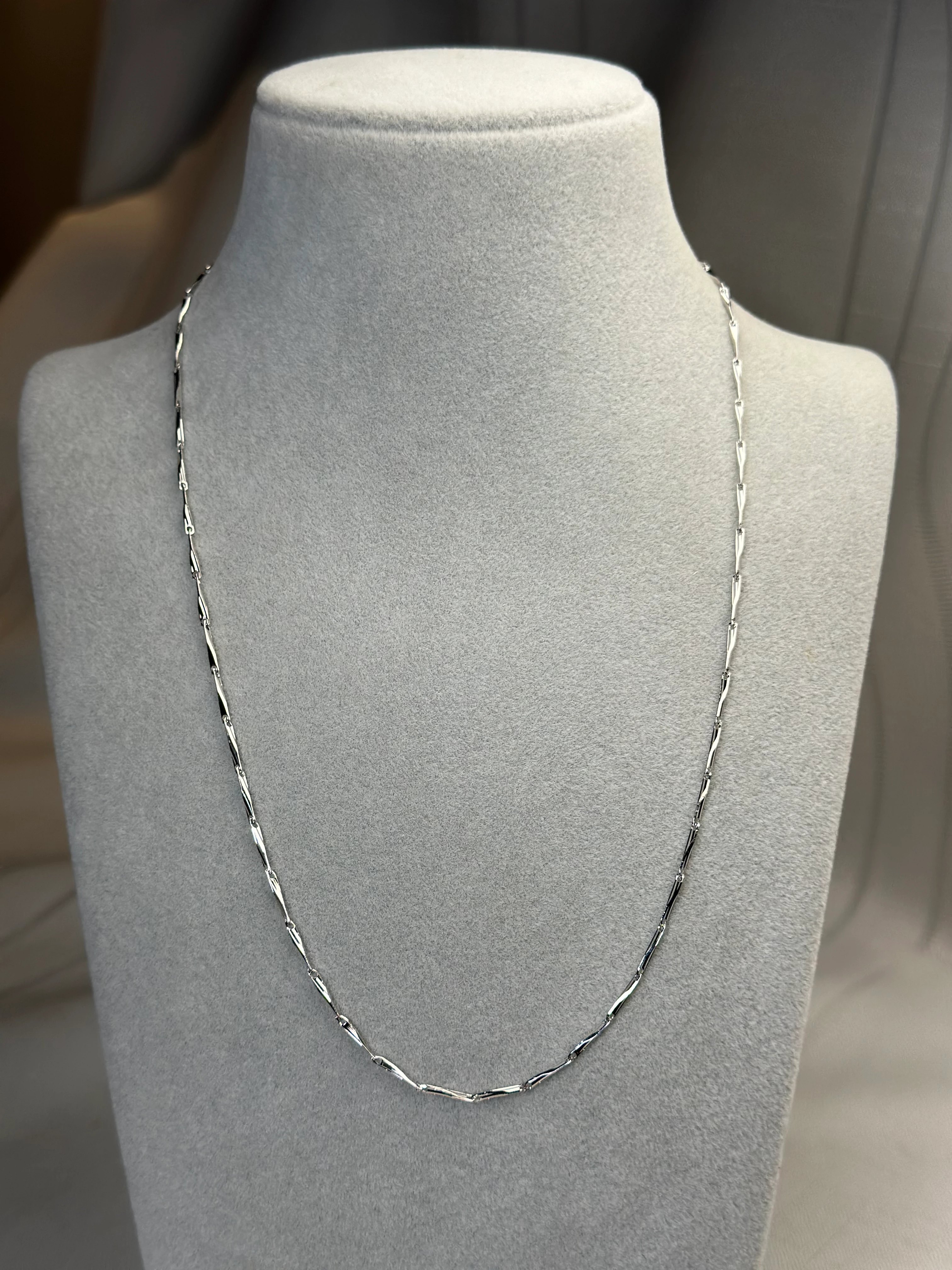 Xuping Gümüş Renk Çubuk Kolye