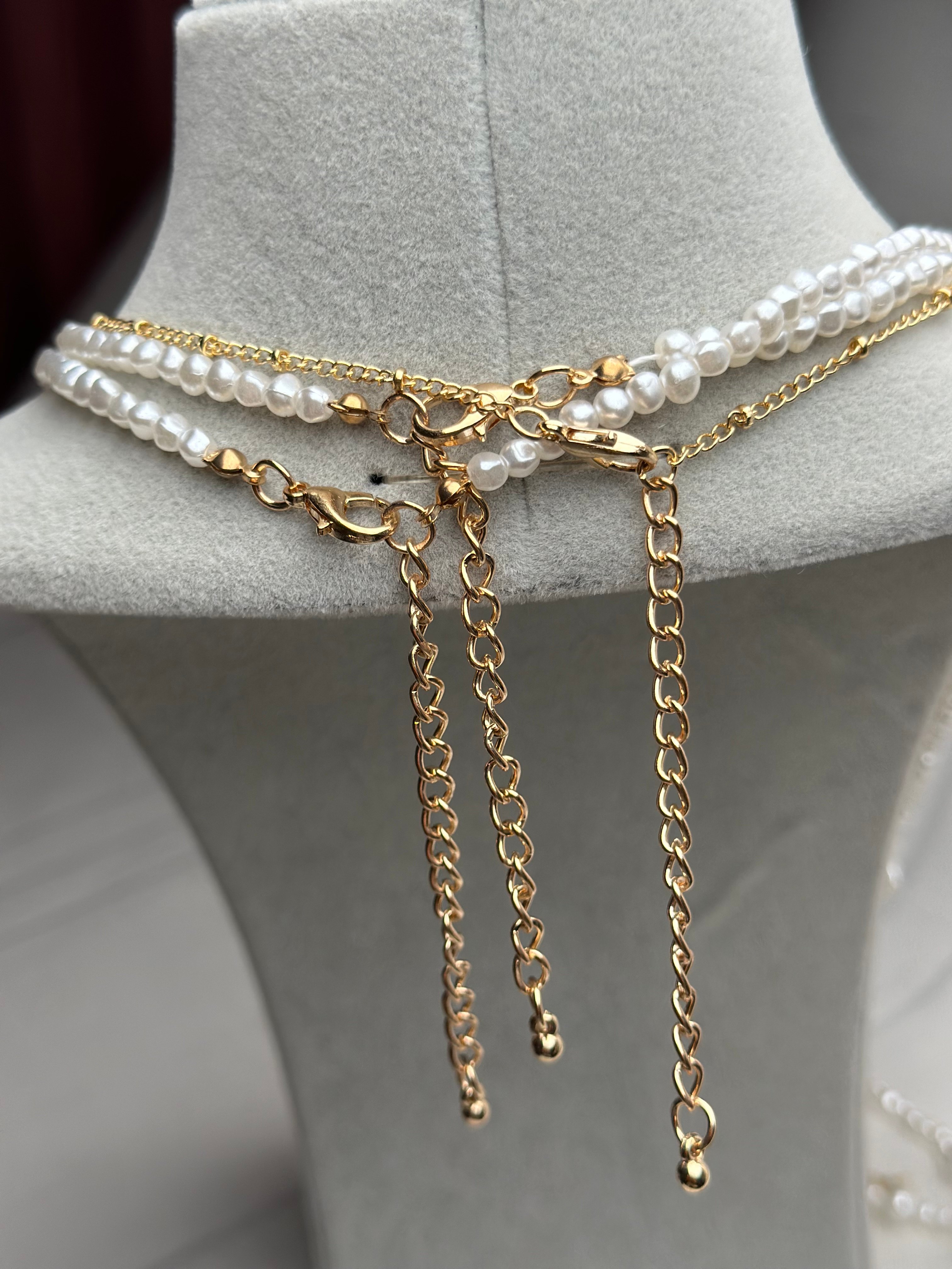 Marka Model Gold Detay Üçlü İnci Kolye