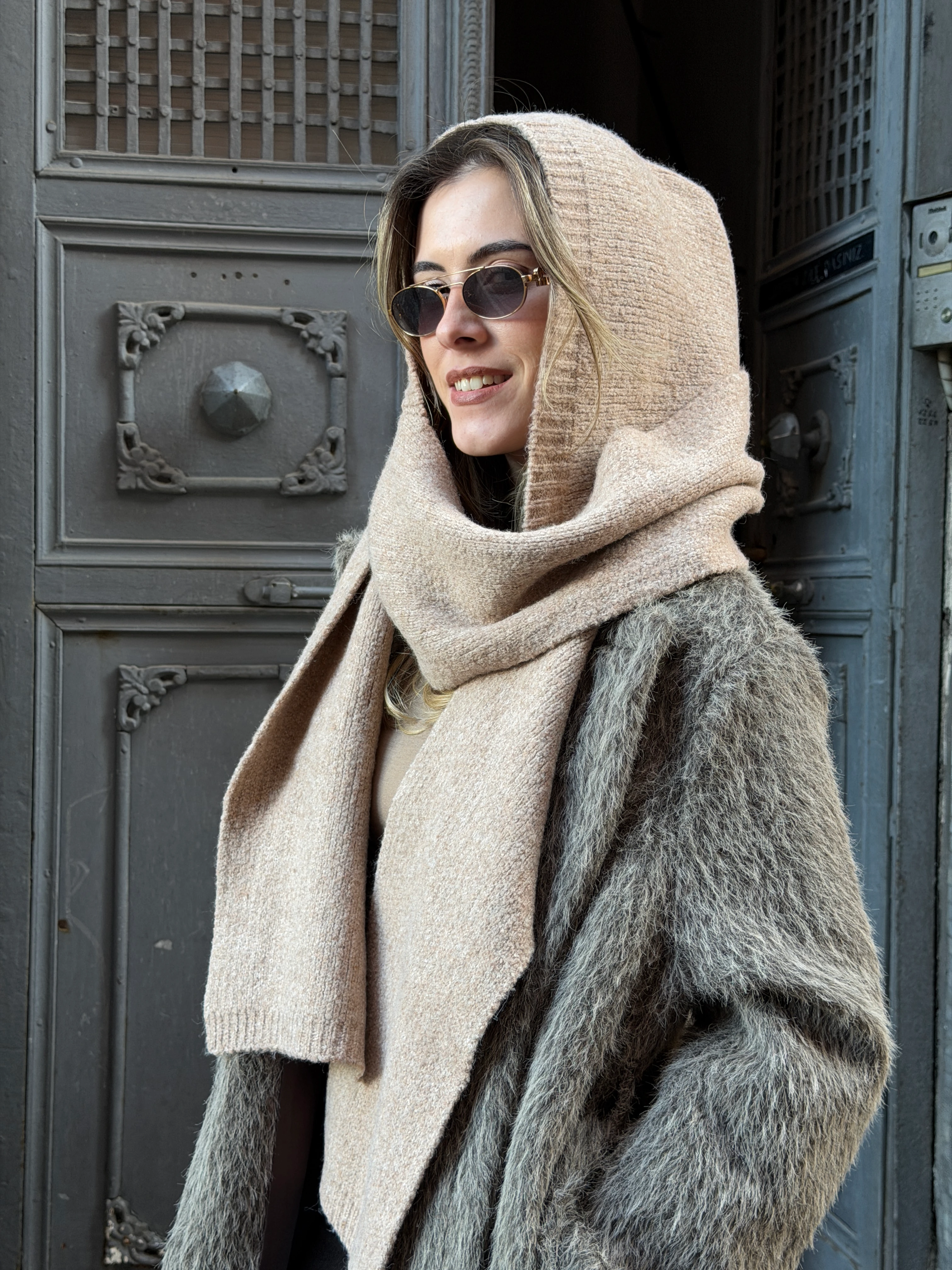 Kapüşonlu Tek Parça Krem Atkı