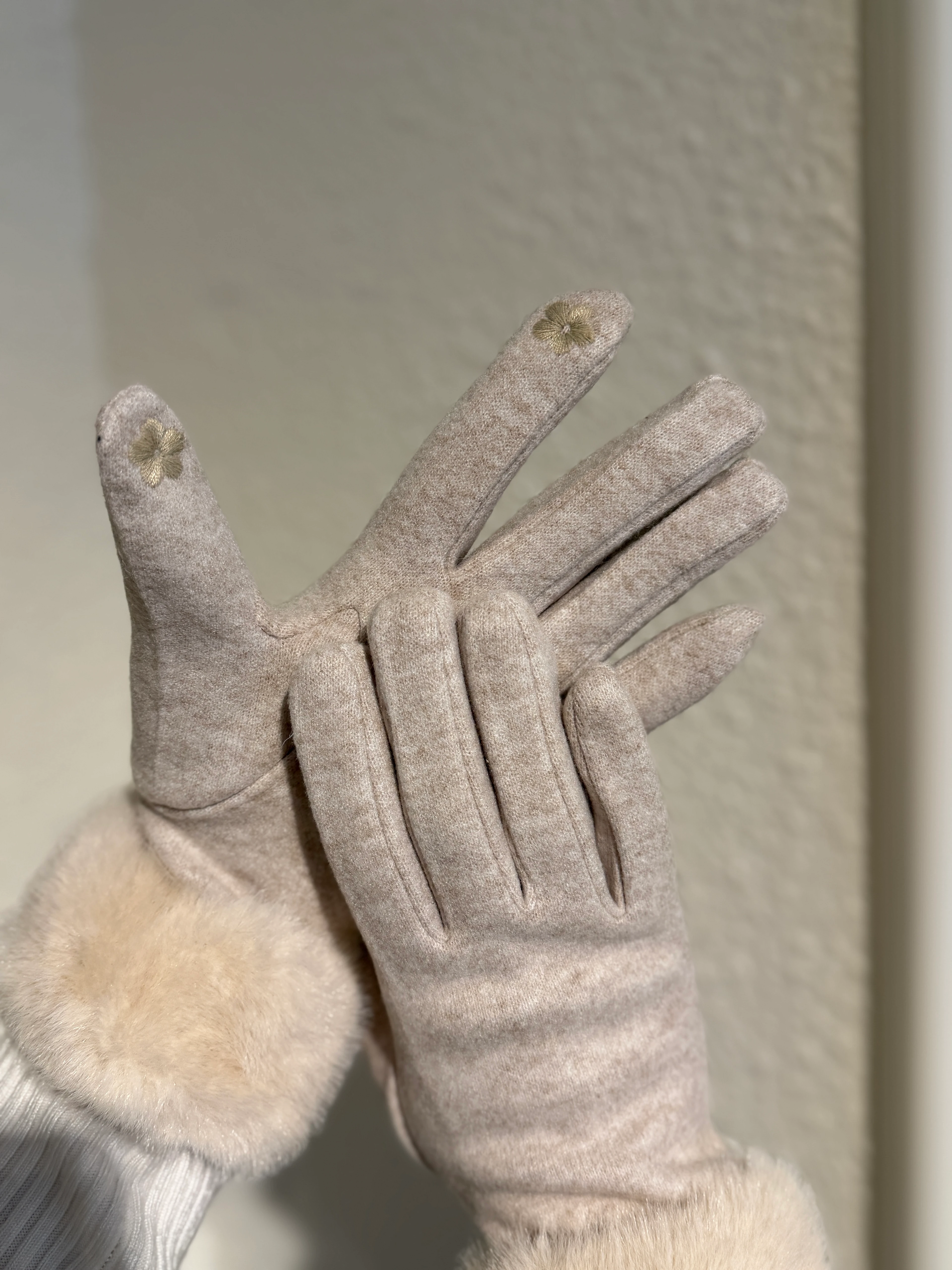 Kürklü Dokunmatik Bej Eldiven