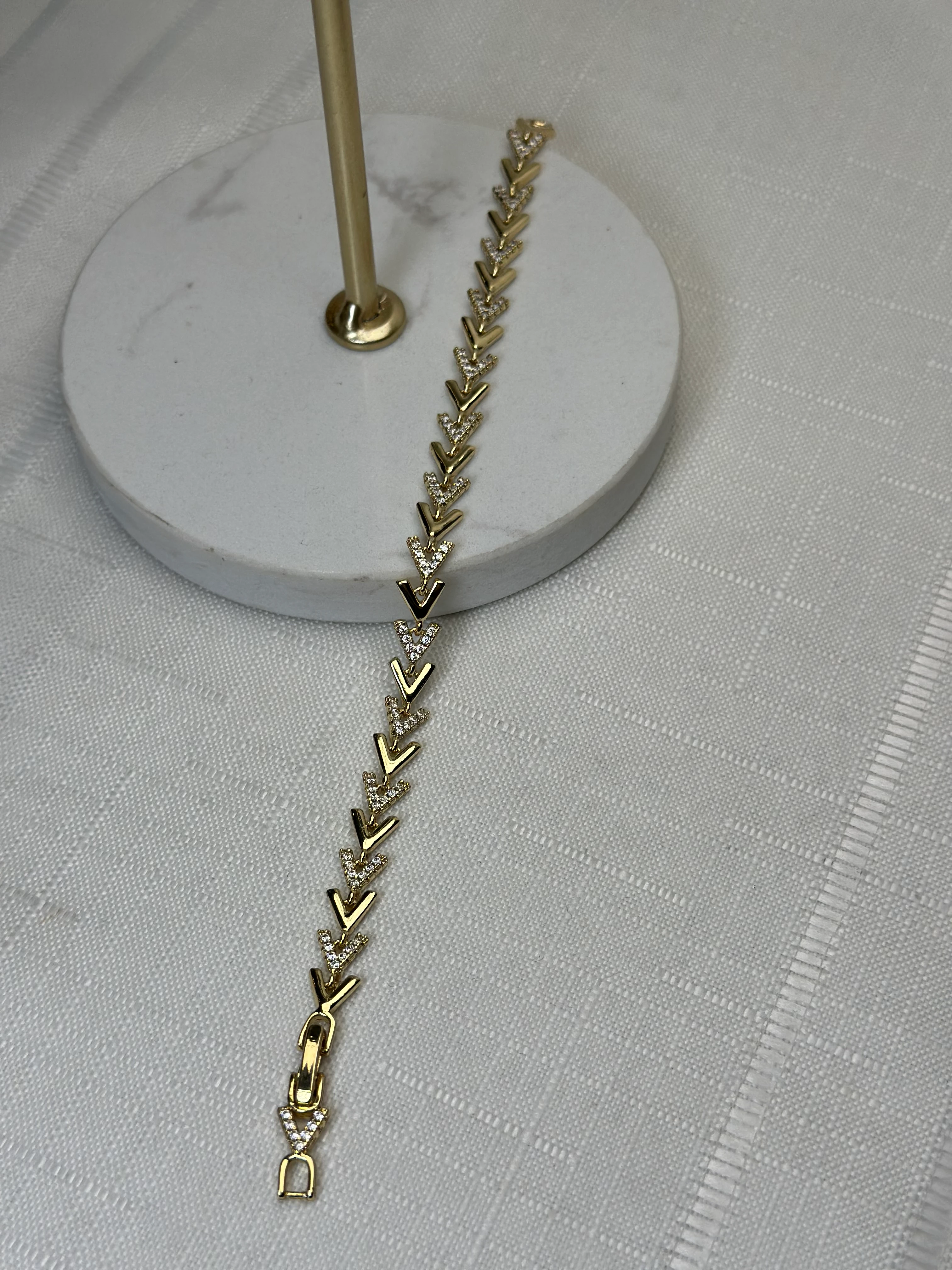 Xuping 14k Zirkon Taşlı V Bileklik