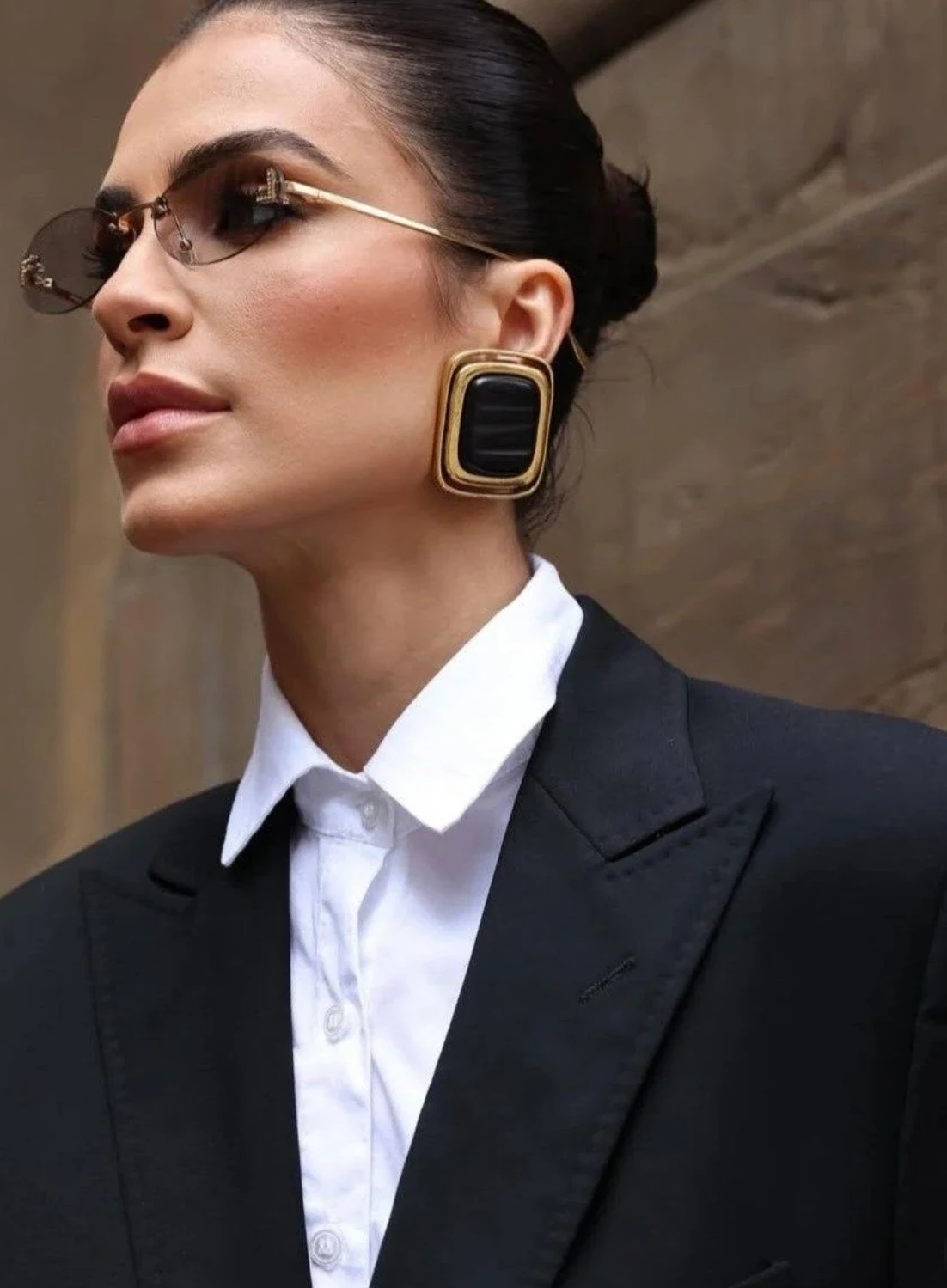 Marka Model Gold Çerçeve Siyah Büyük Küpe