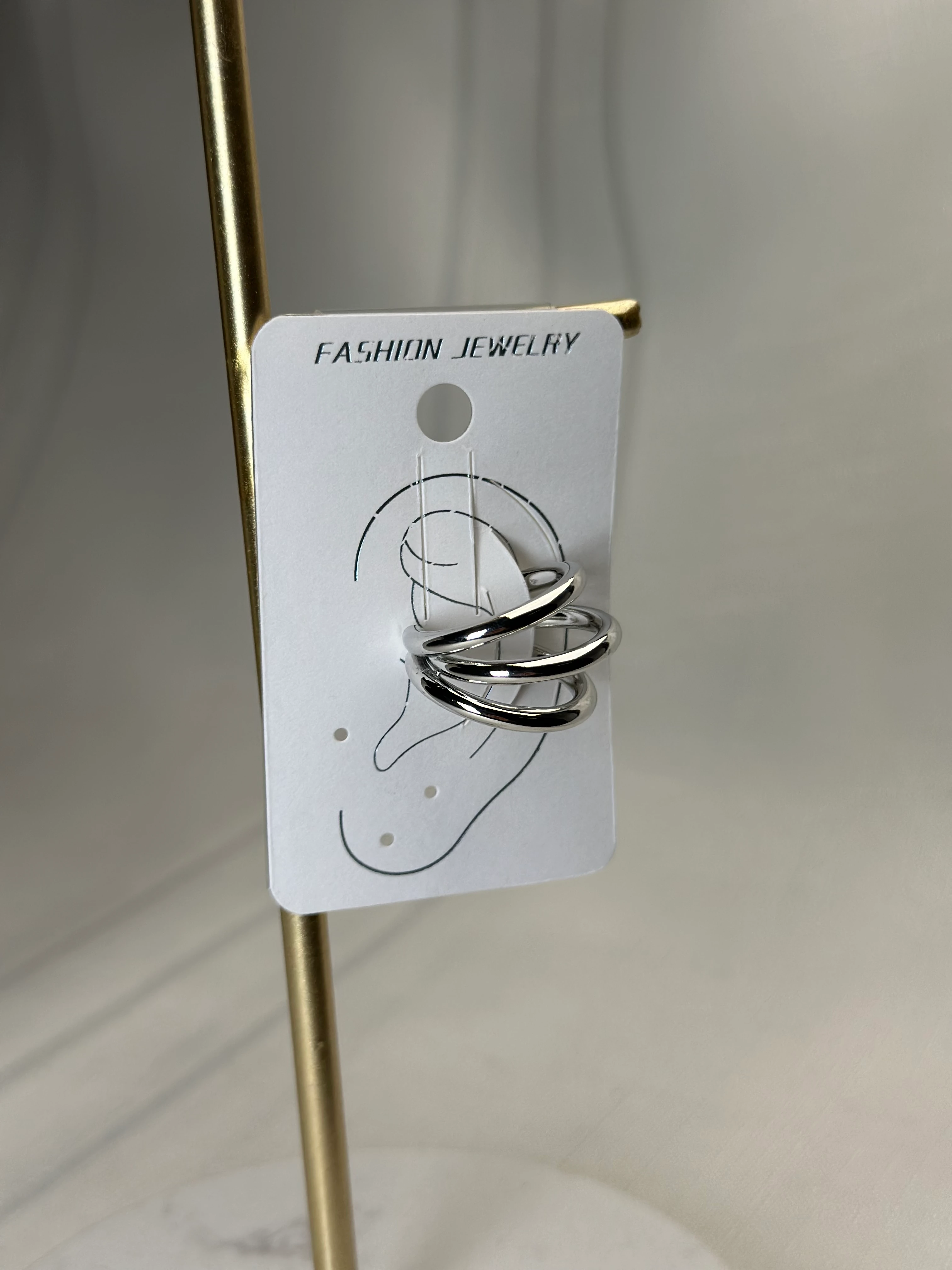 Gümüş Renk Üçlü Görünüm Kıkırdak Küpe