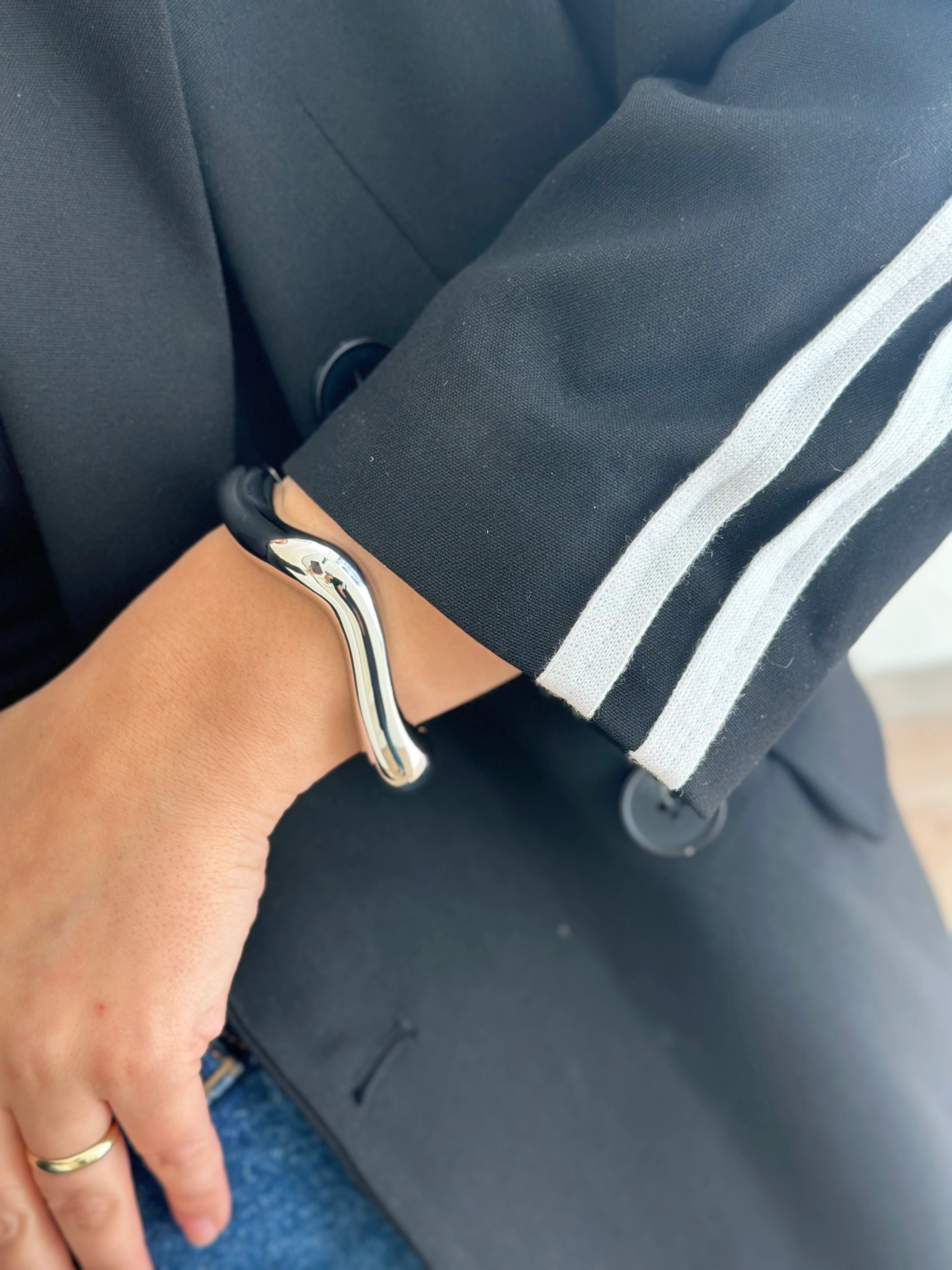 Özel Seri Gümüş Renk Zigzag Kelepçe