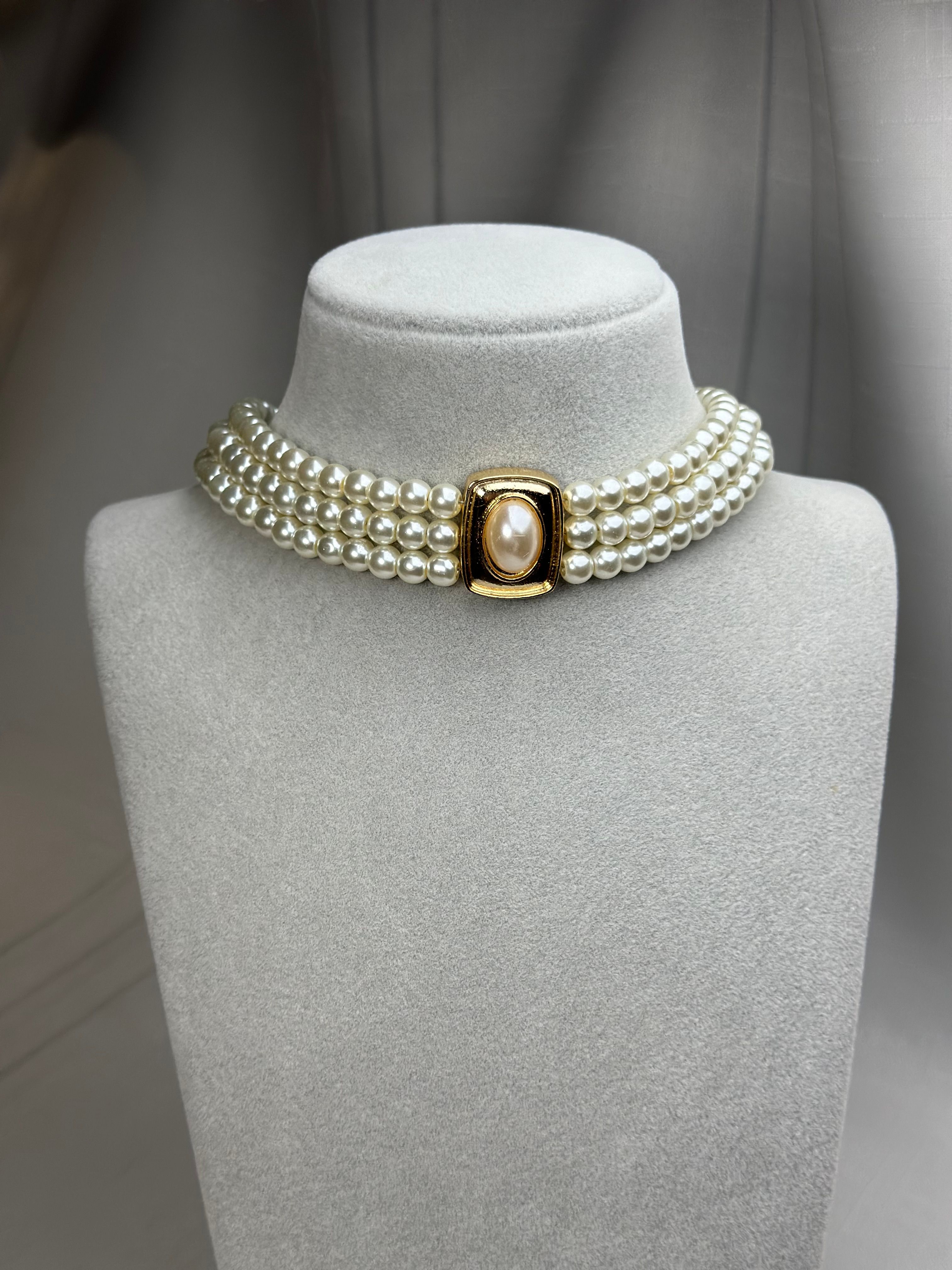 Üç Sıra İnci Choker Kolye