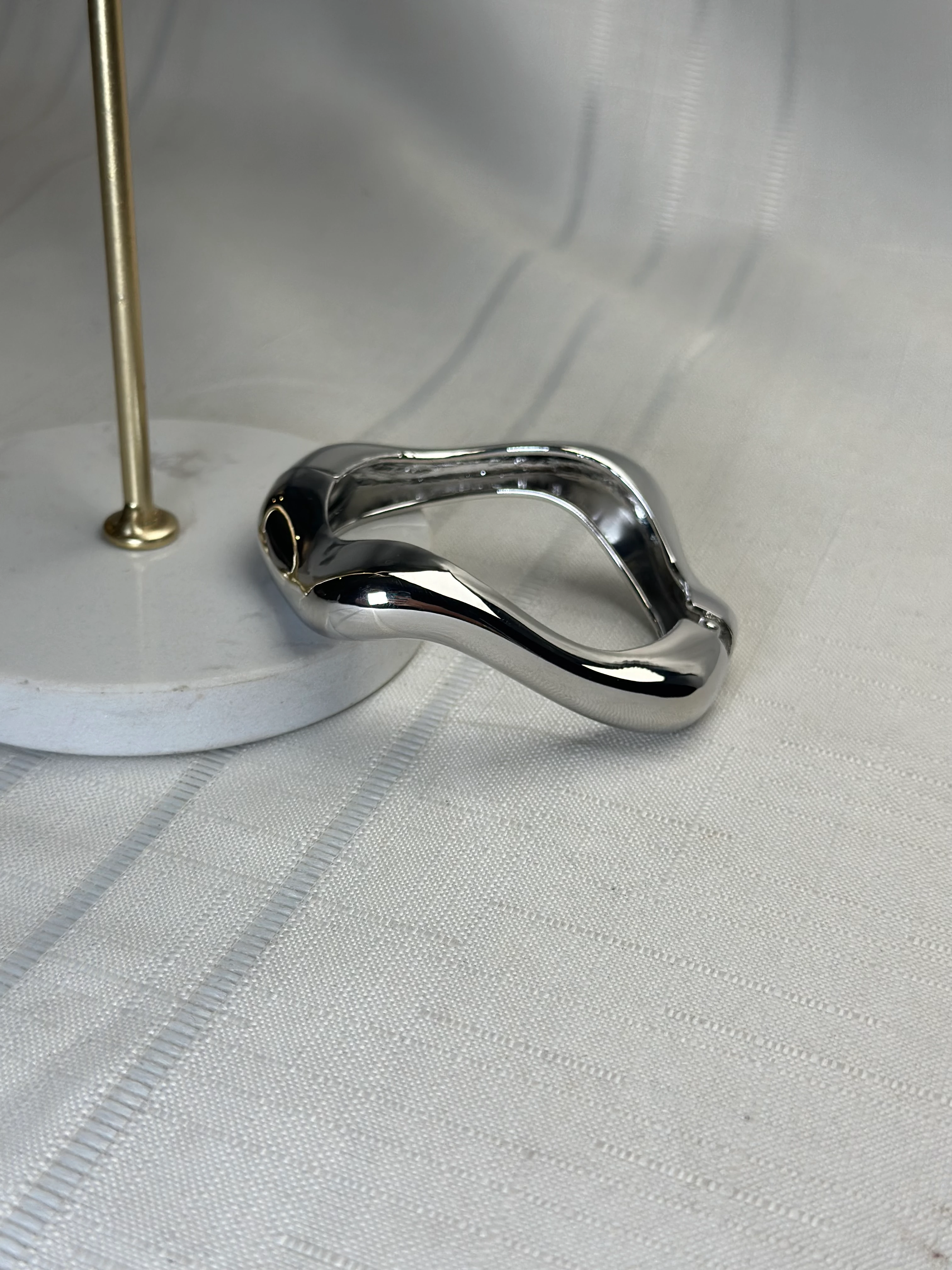 Özel Seri Gümüş Renk Zigzag Kelepçe