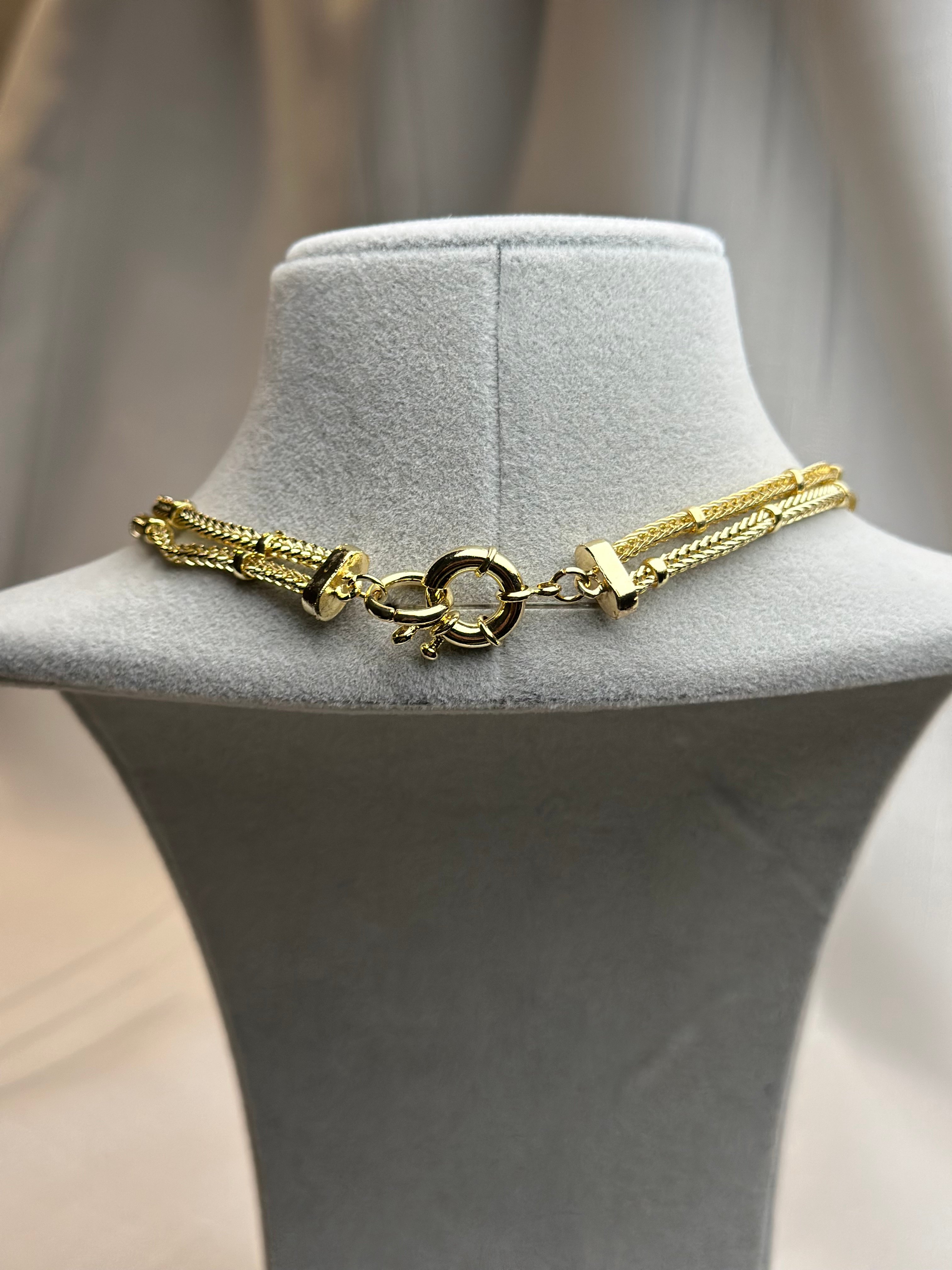 Marka Model Gold Kelebek Detay Kolye