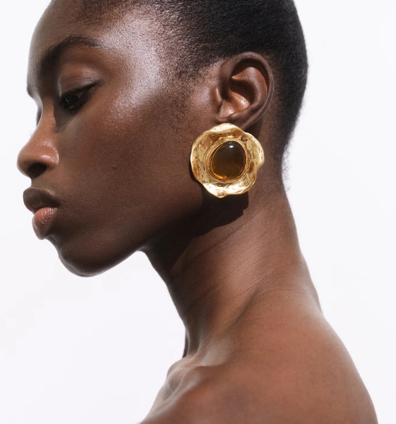 Marka Model Kaplan Gözü Yuvarlak Plaka Küpe