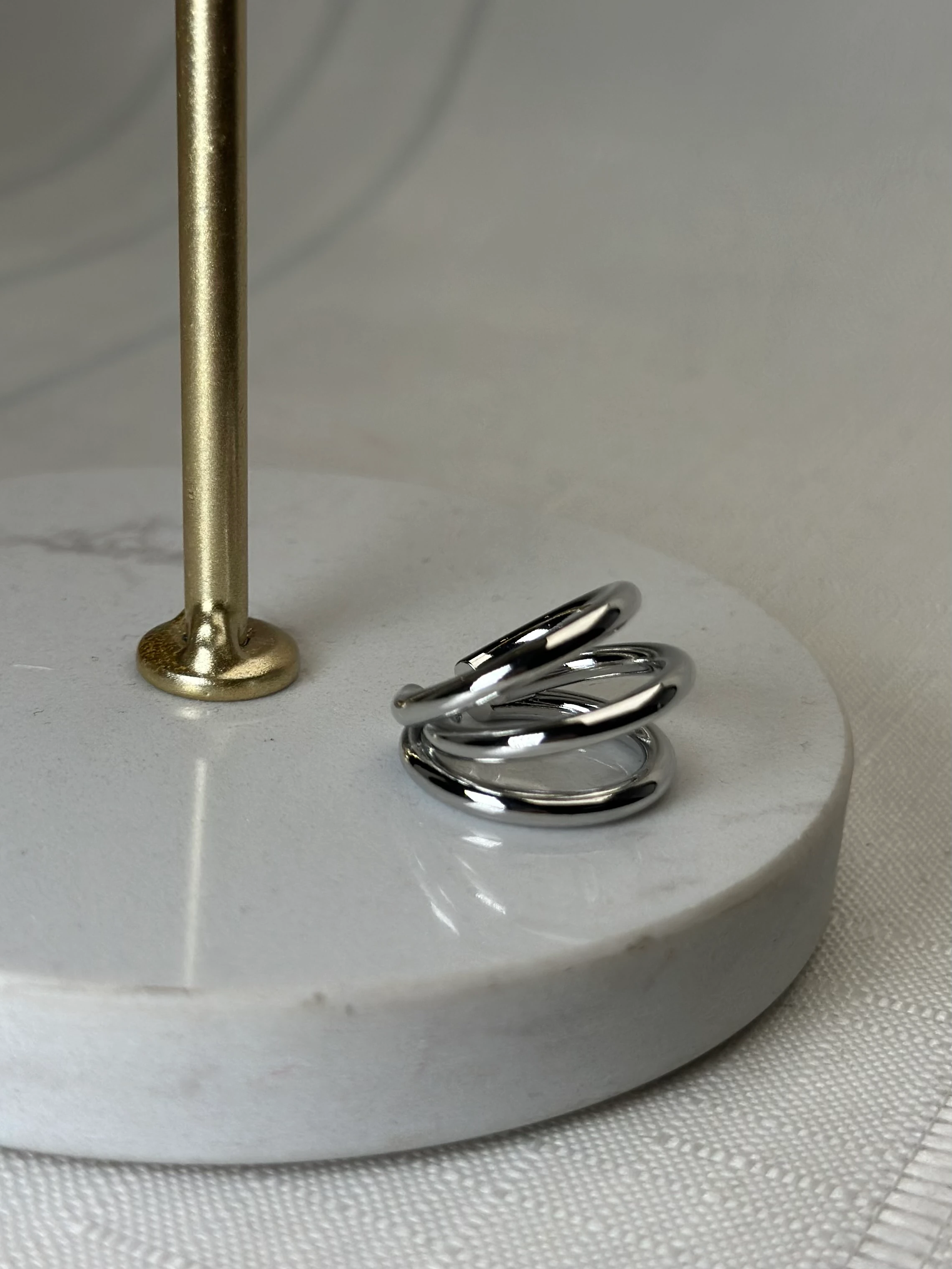 Gümüş Renk Üçlü Görünüm Kıkırdak Küpe