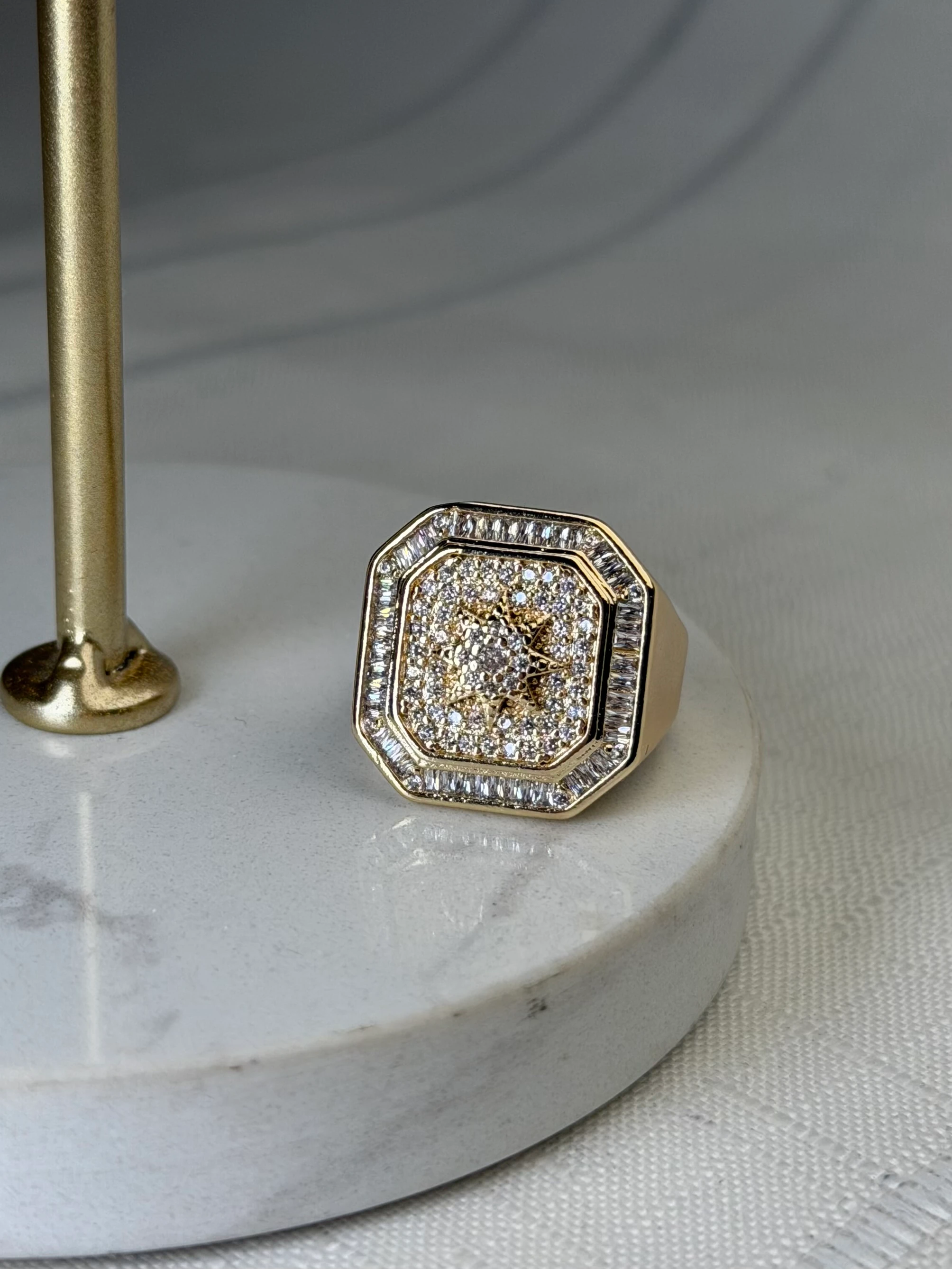 Özel Seri Marka Model Gold Renk Taşlı Kare Yıldız Yüzük