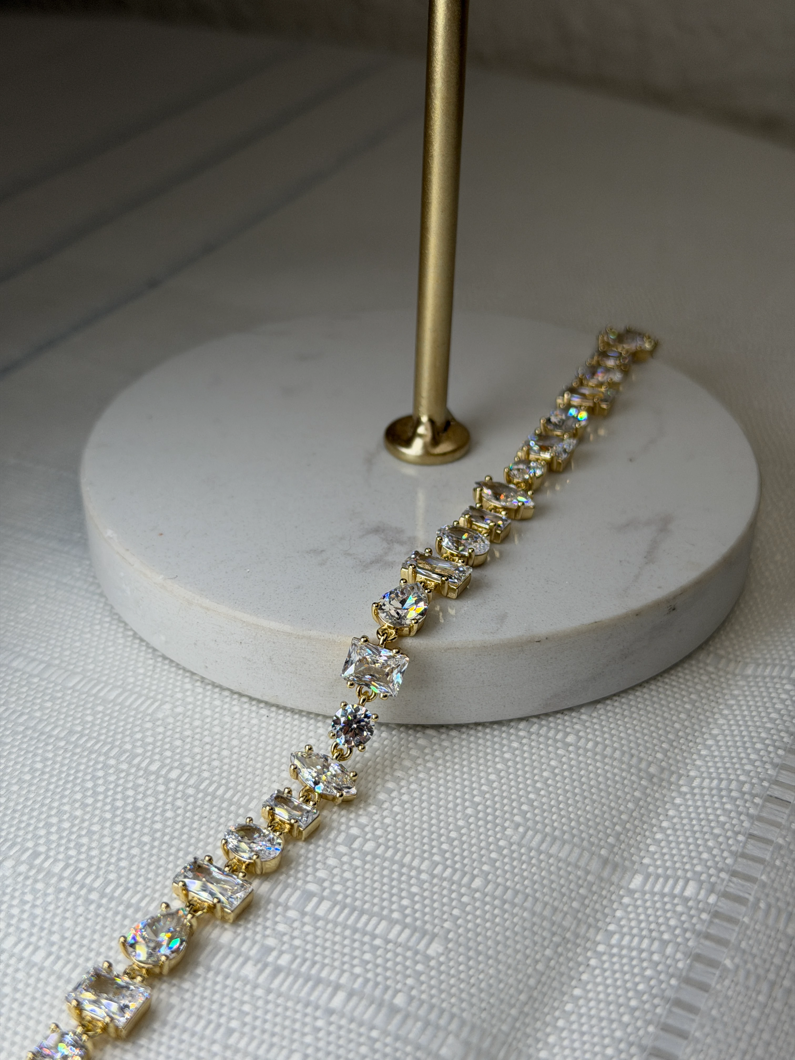 Xuping 14k Asimetrik Zirkon Taş Bileklik