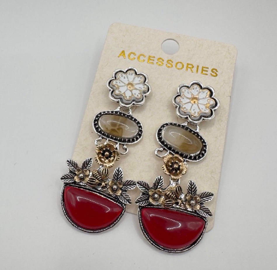 Marka Model Bordo Renk Çiçek Küpe