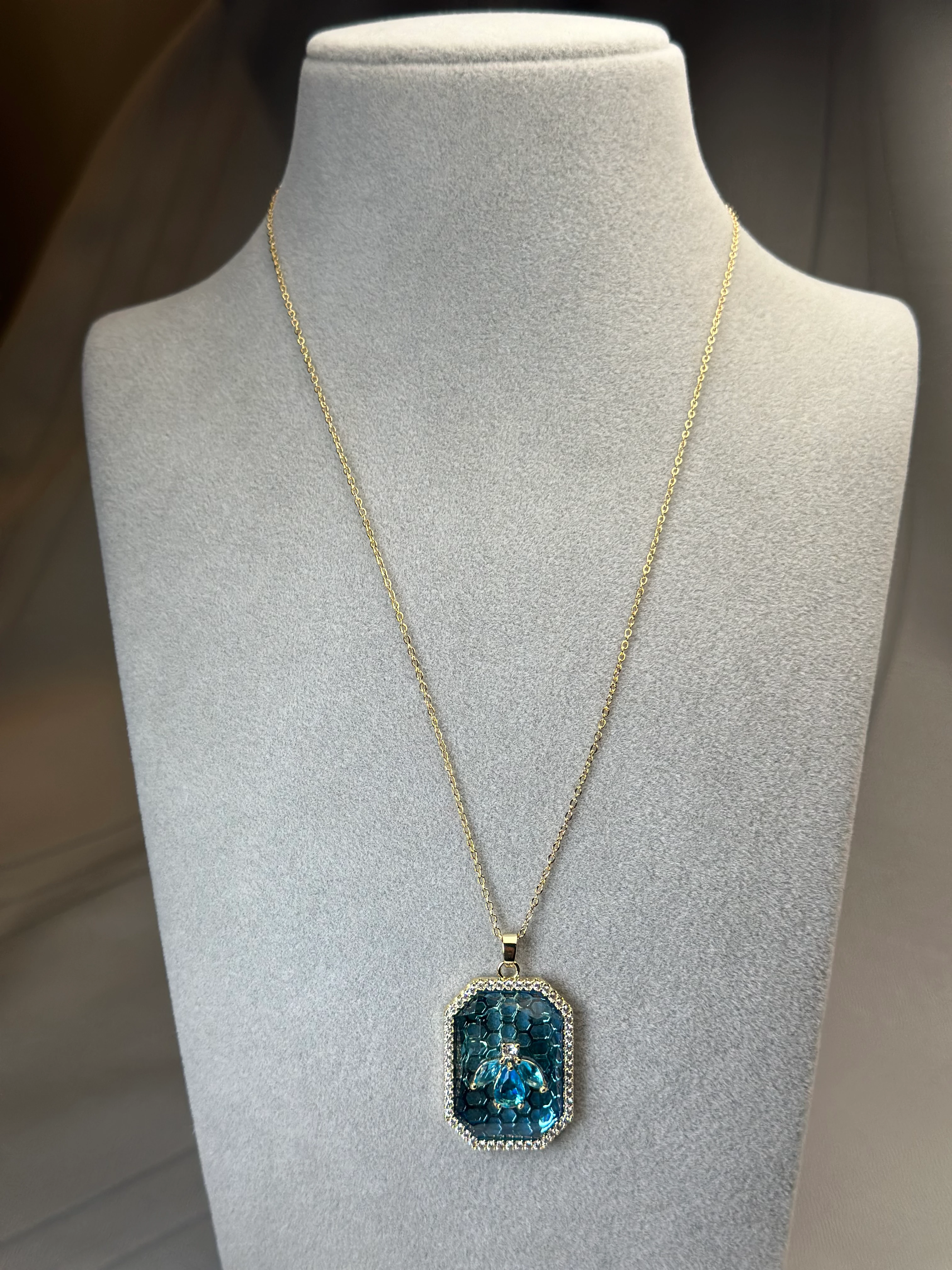 Özel Seri Marka Model Mavi Taş Petek Kolye