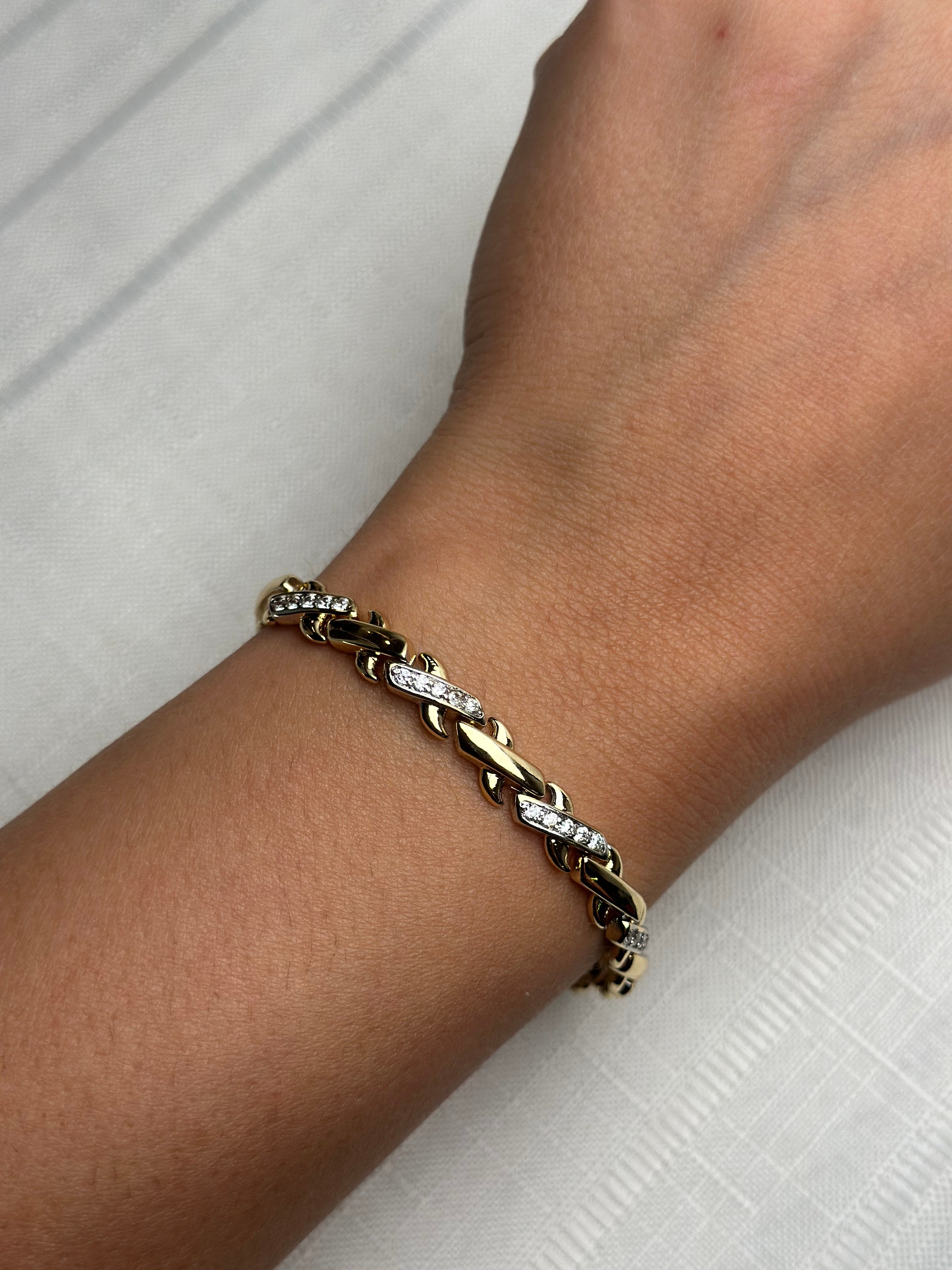 Xuping Taş Detaylı Gold Renk X Bileklik