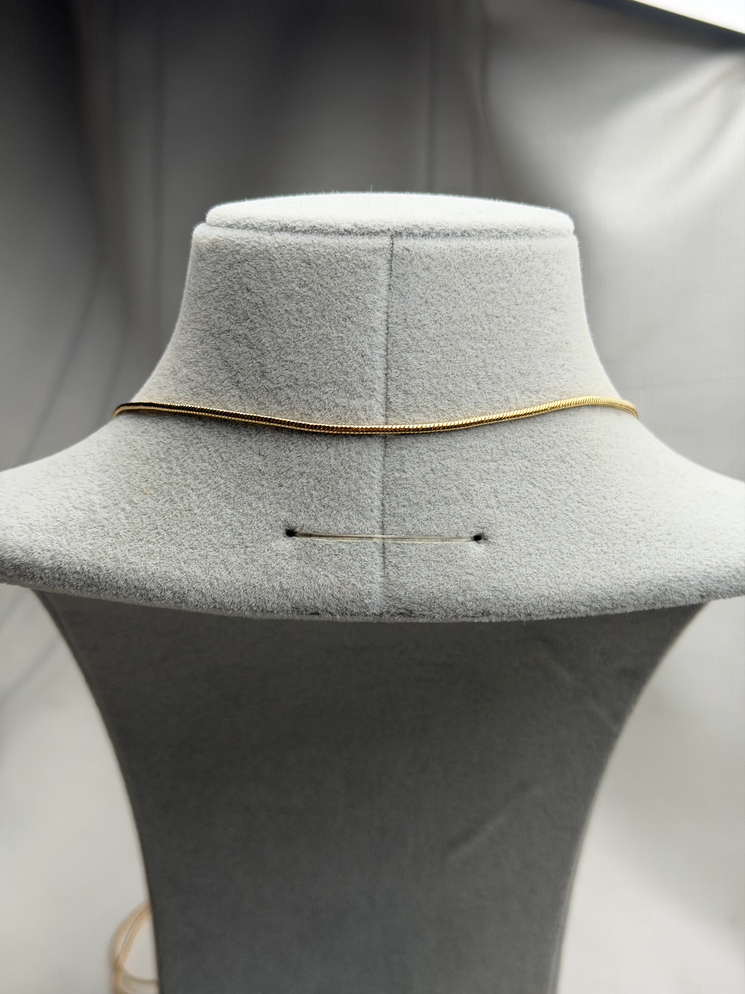 Gold Renk Asansörlü Beyaz Gül Y Kolye