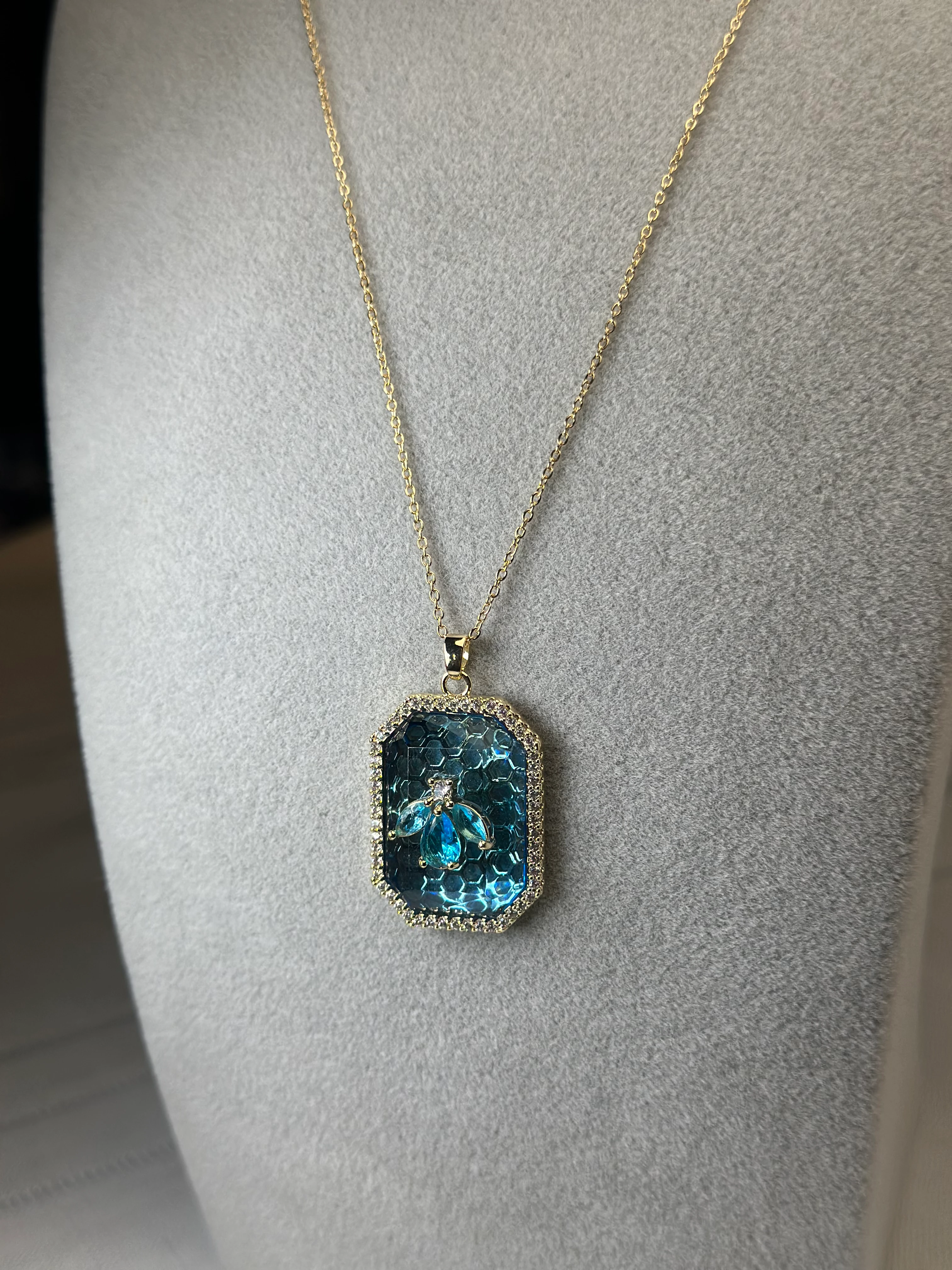 Özel Seri Marka Model Mavi Taş Petek Kolye