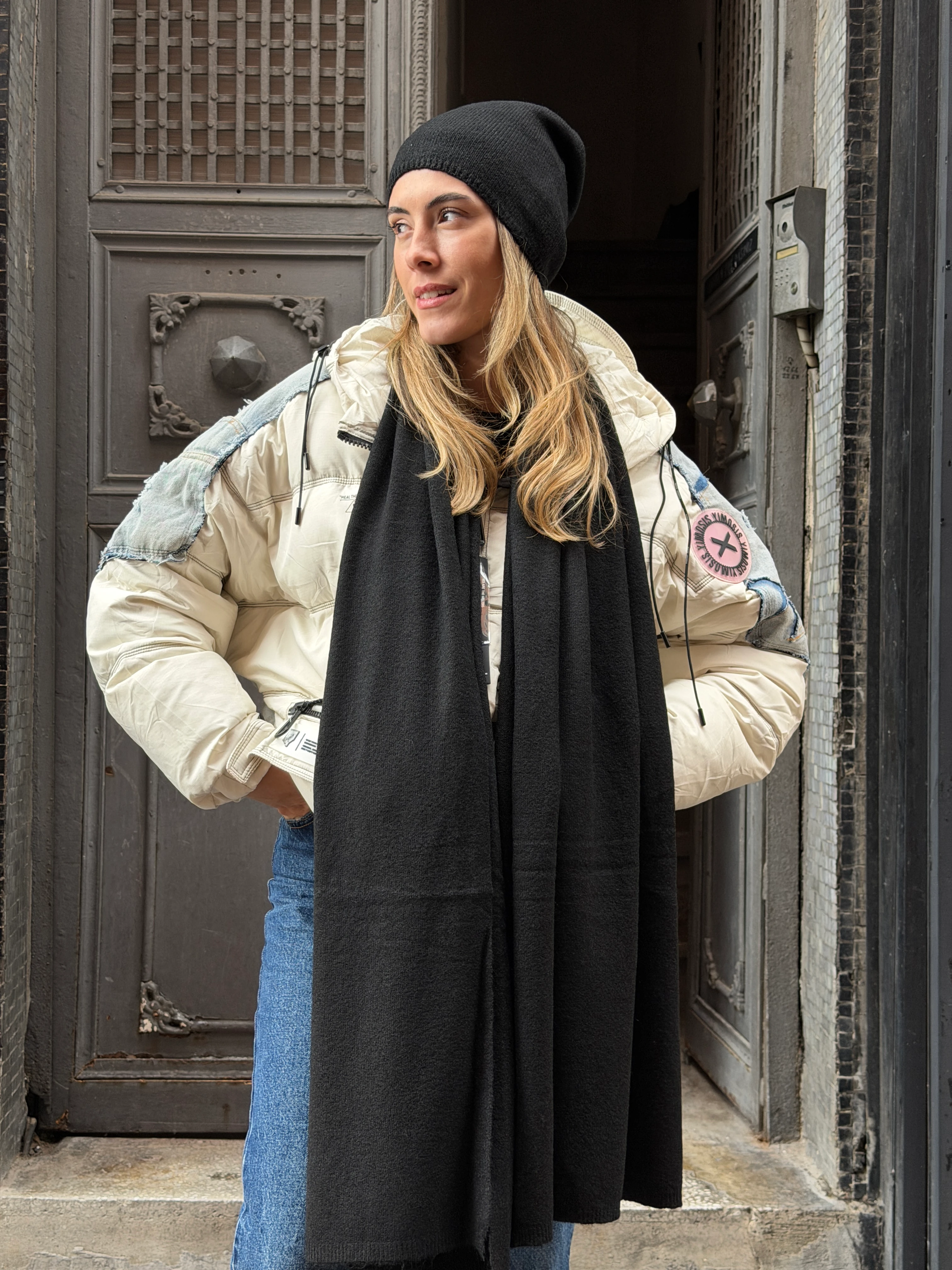 Yumuşak Dokulu Siyah Atkı Bere Set