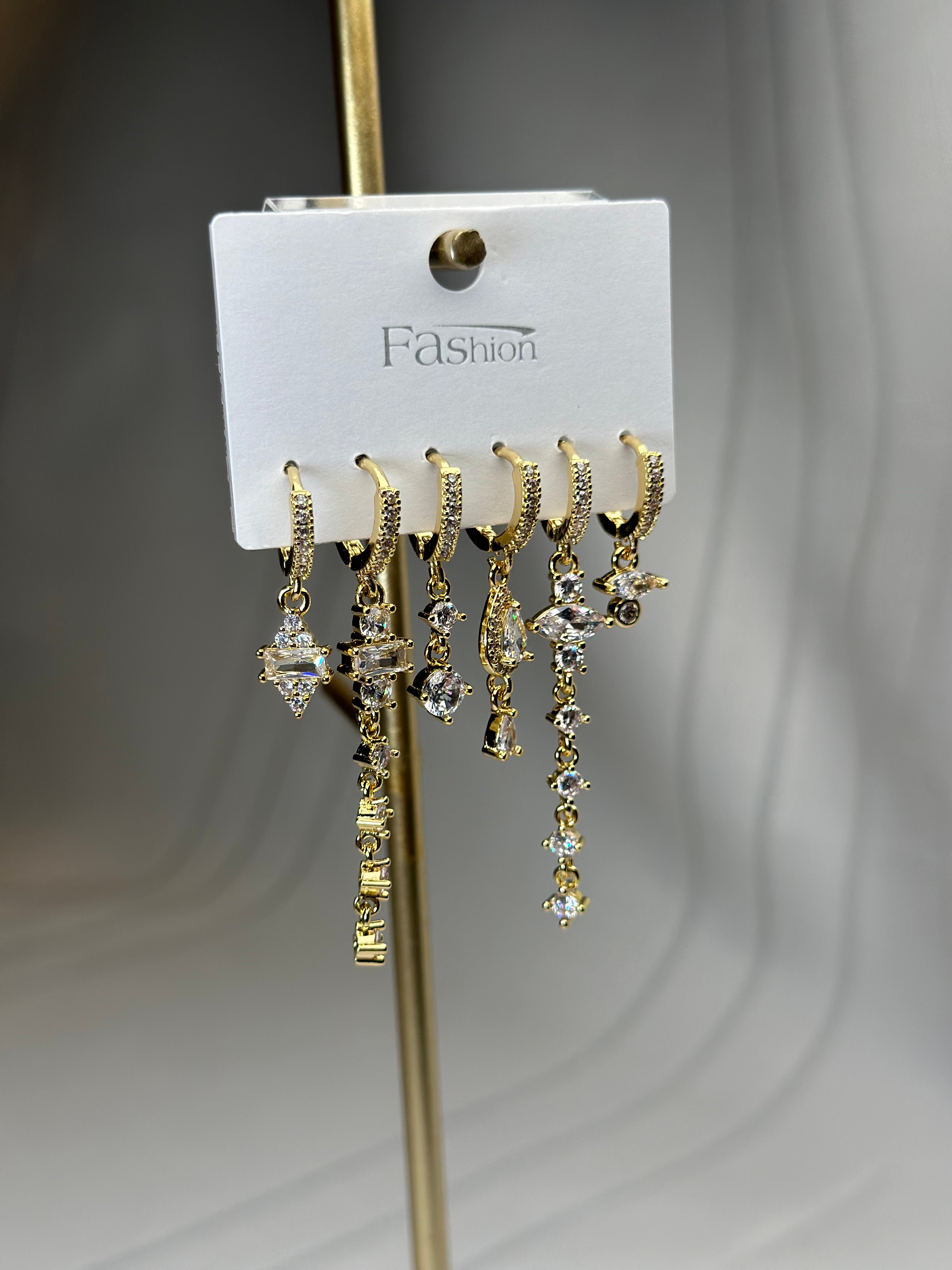 Özel Seri Gold Renk Zirkon Taş Sallantılı Altılı Set Küpe