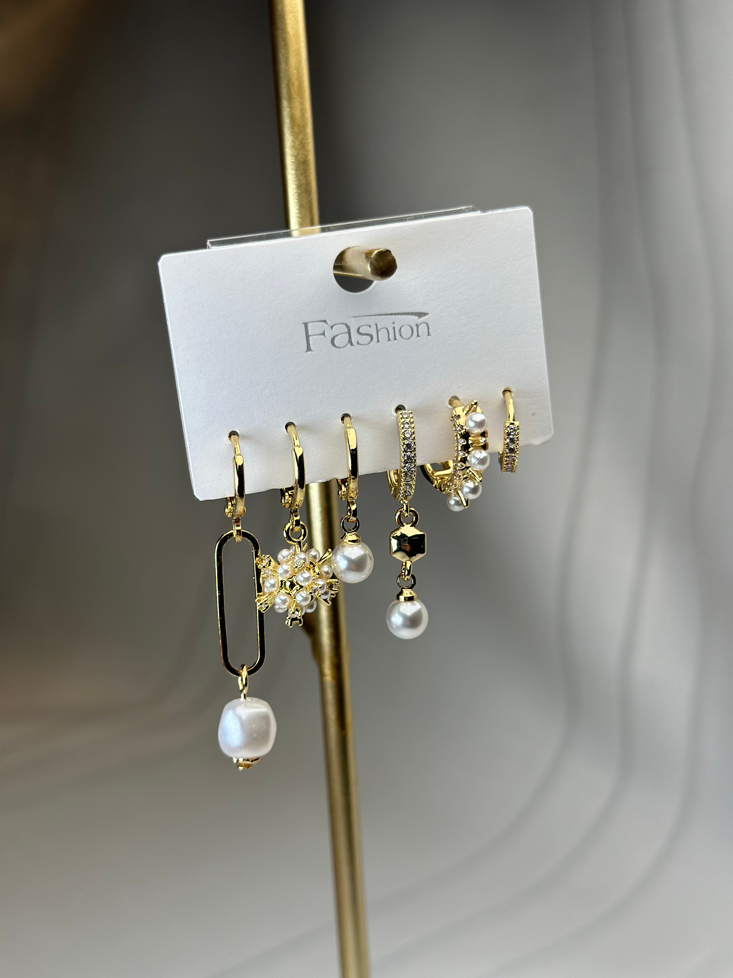 Özel Seri Gold Renk İnci Detay Altılı Set Küpe