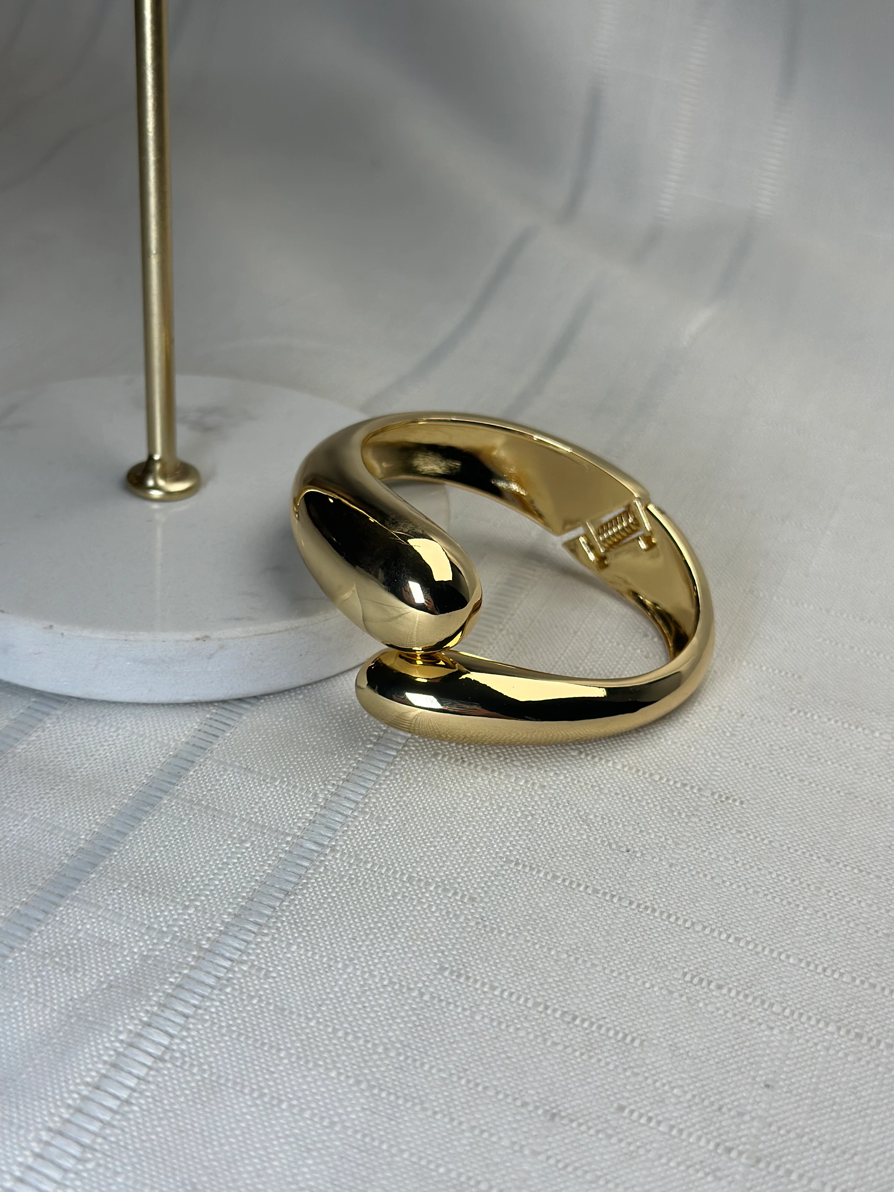 Özel Seri Gold Renk Damla Model Kelepçe