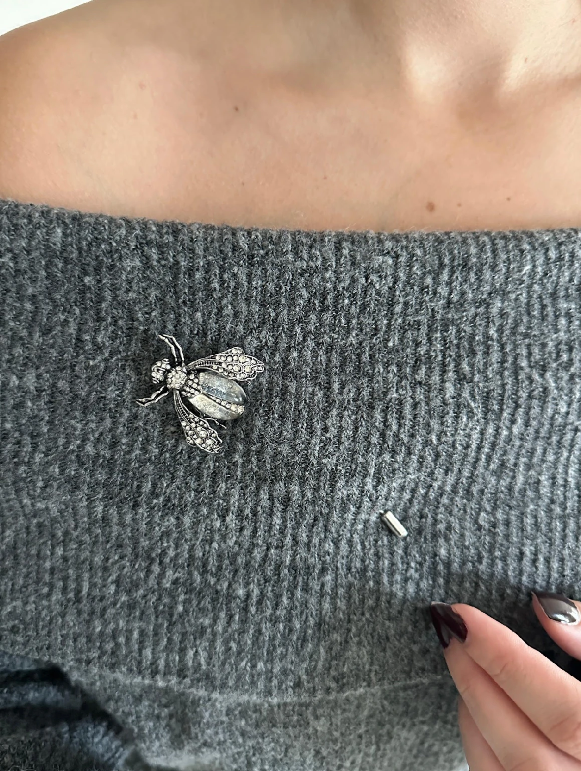 Marka Model Gümüş Arı Broş