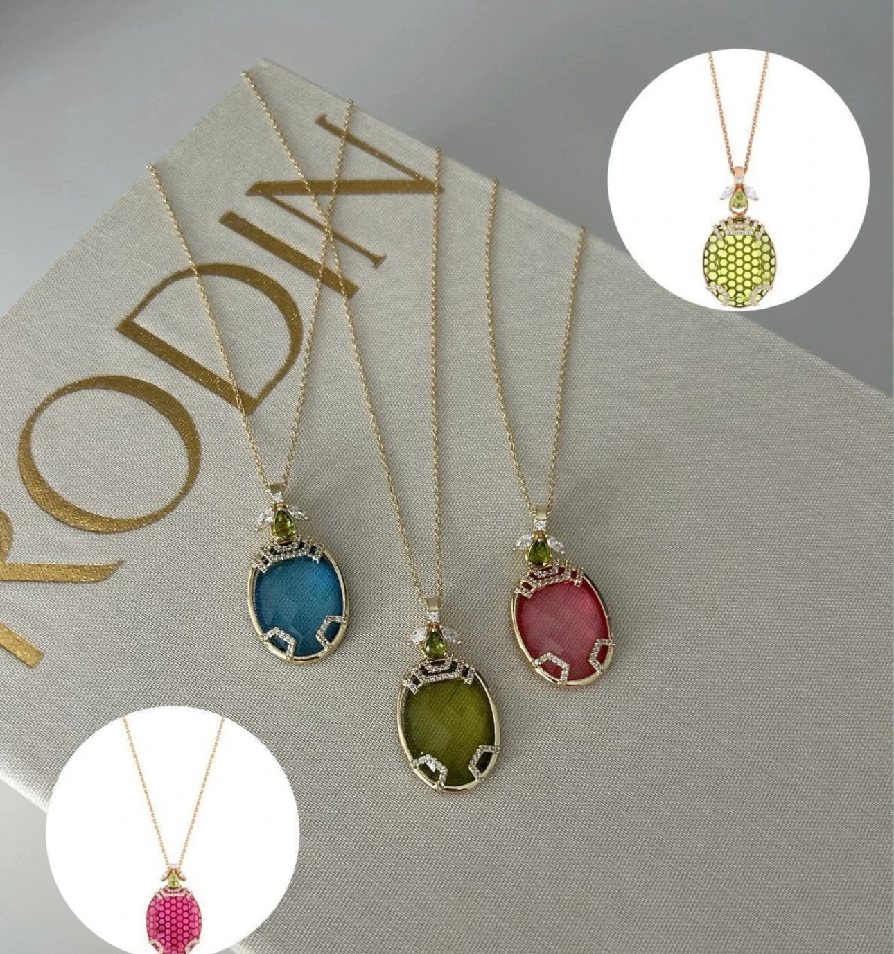 Özel Seri Marka Model Gold Renk Kırmızı Taş Arı Detay Kolye