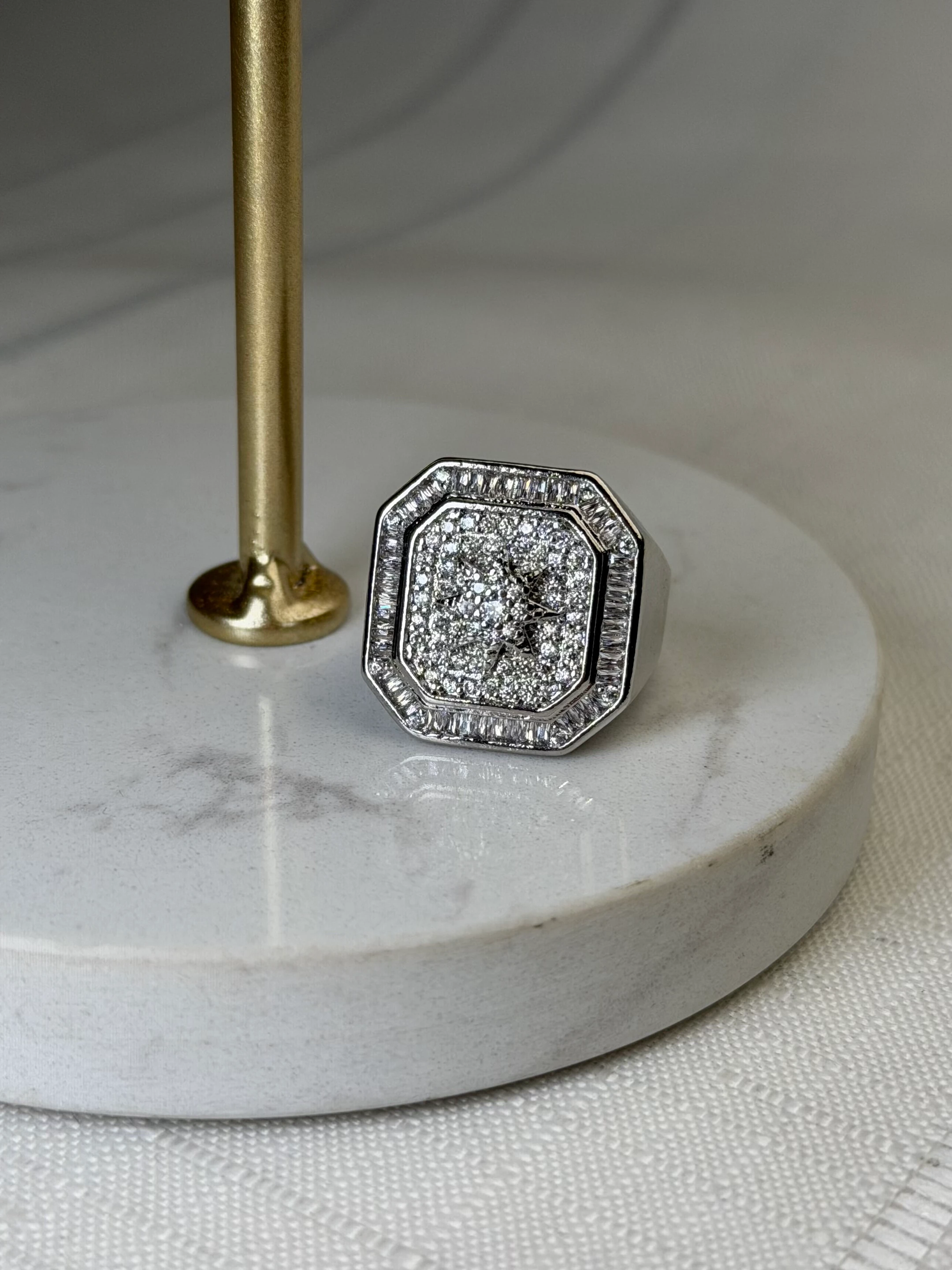 Özel Seri Marka Model Gümüş Renk Taşlı Kare Yıldız Yüzük