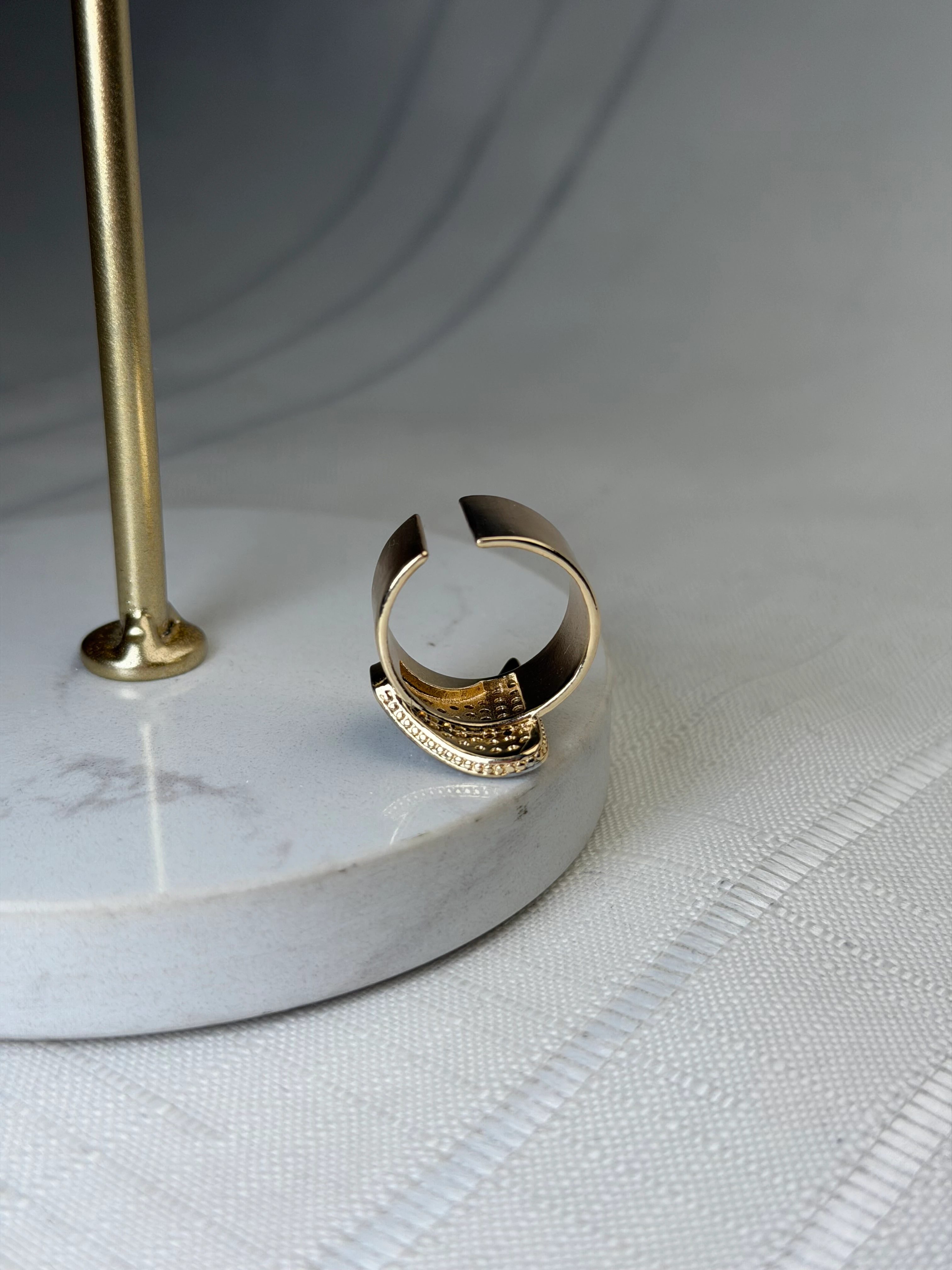 Özel Seri Marka Model Çift Renk Taşlı Kanat Yüzük