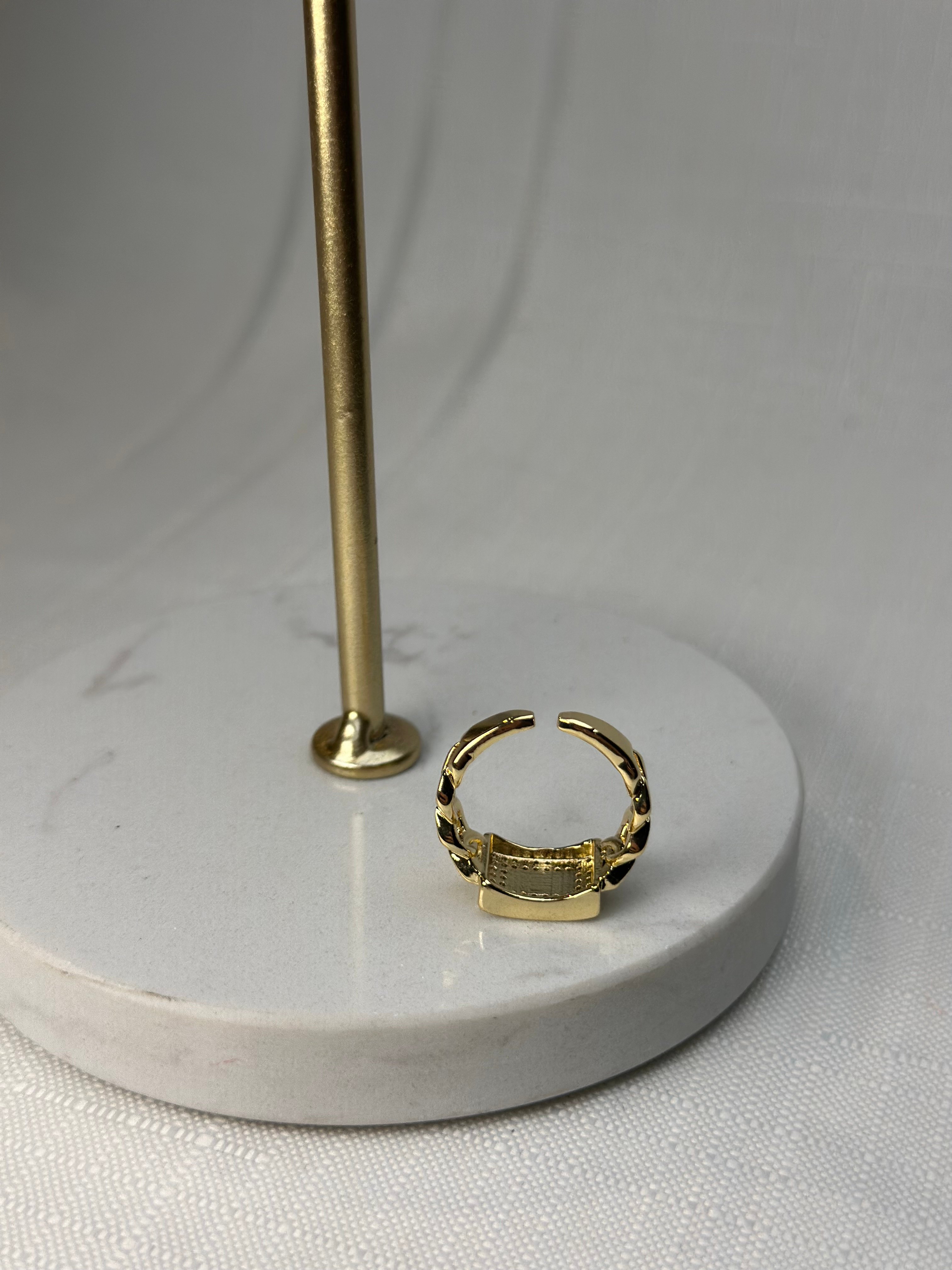 Özel Seri Marka Model Gold Renk Taşlı Yüzük