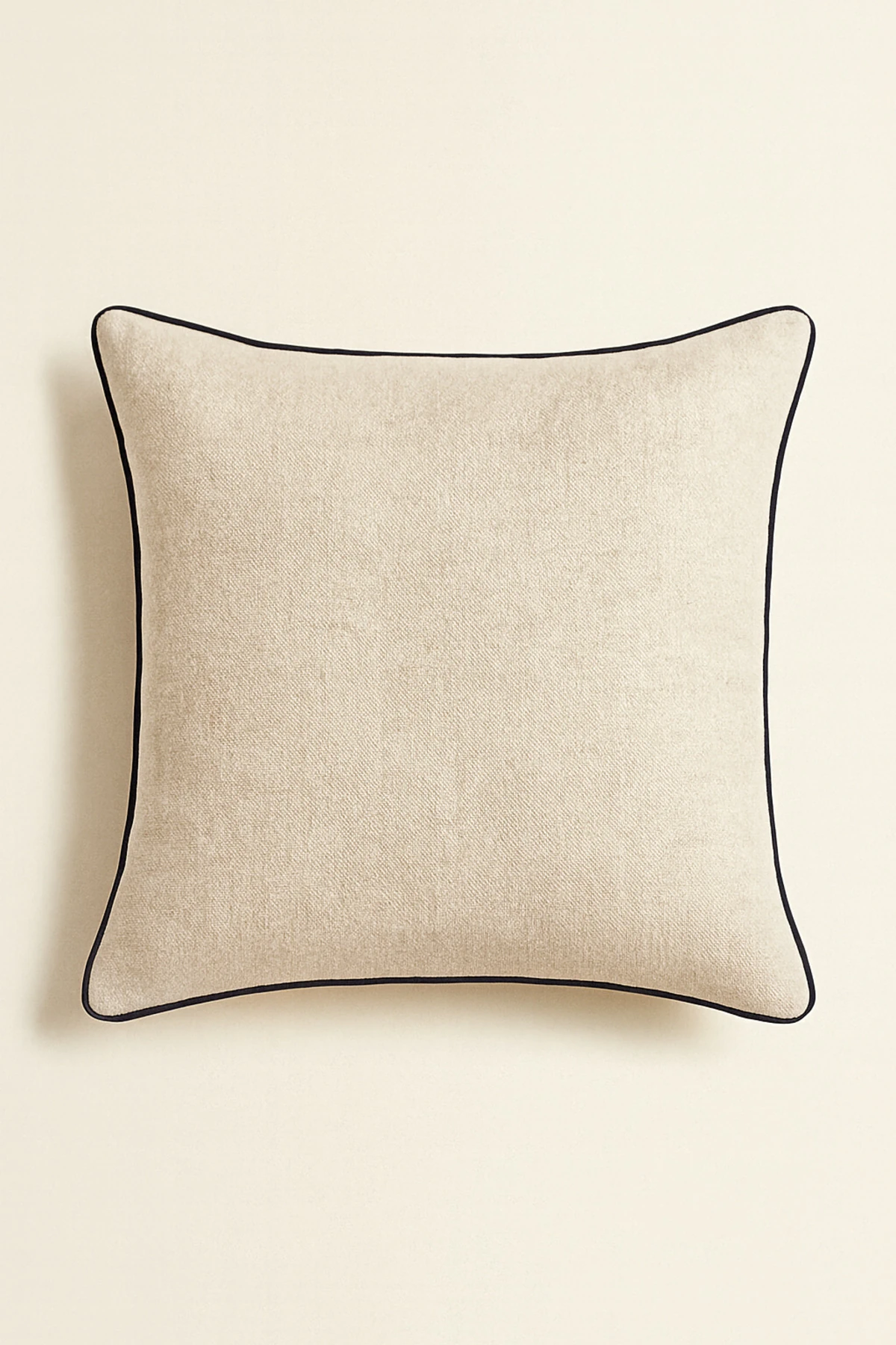 Biyeli Keten Kırlent Kılıfı 43x43 cm – Siyah Biyeli Kırlent