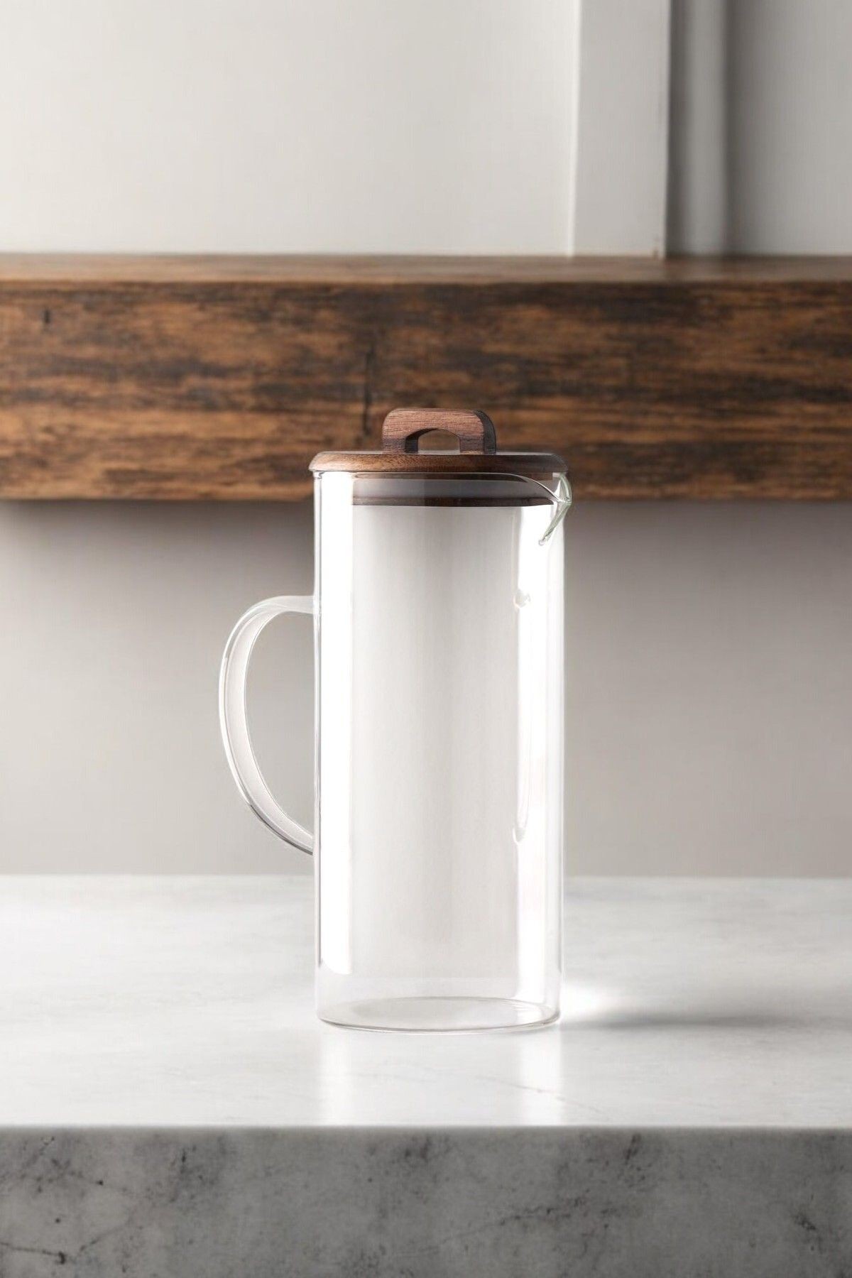 Ahşap Kapaklı Borosilikat Cam Sürahi – 1000 ml Isıya Dayanıklı
