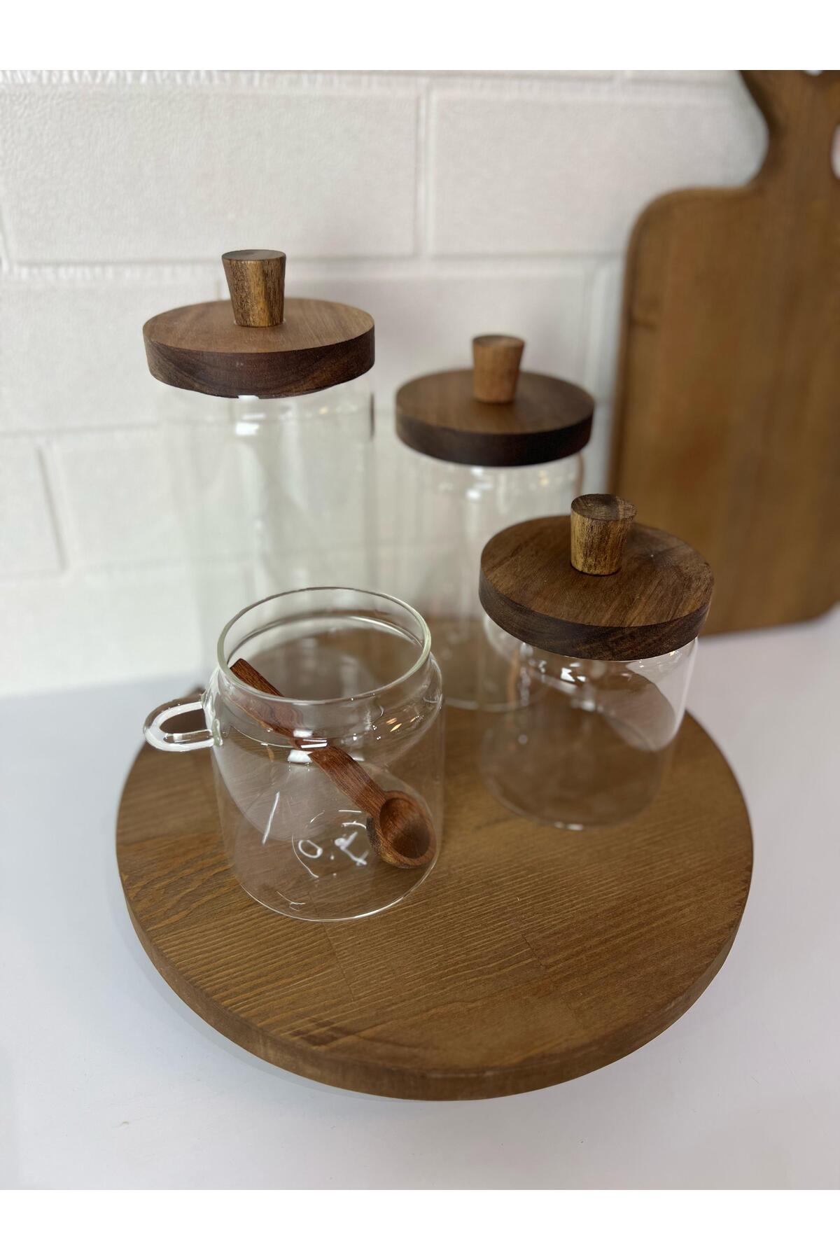 Akasya Kapaklı Cam Kavanoz Seti – Döner Ahşap Altlıklı Kavanoz Seti (6 Parça)