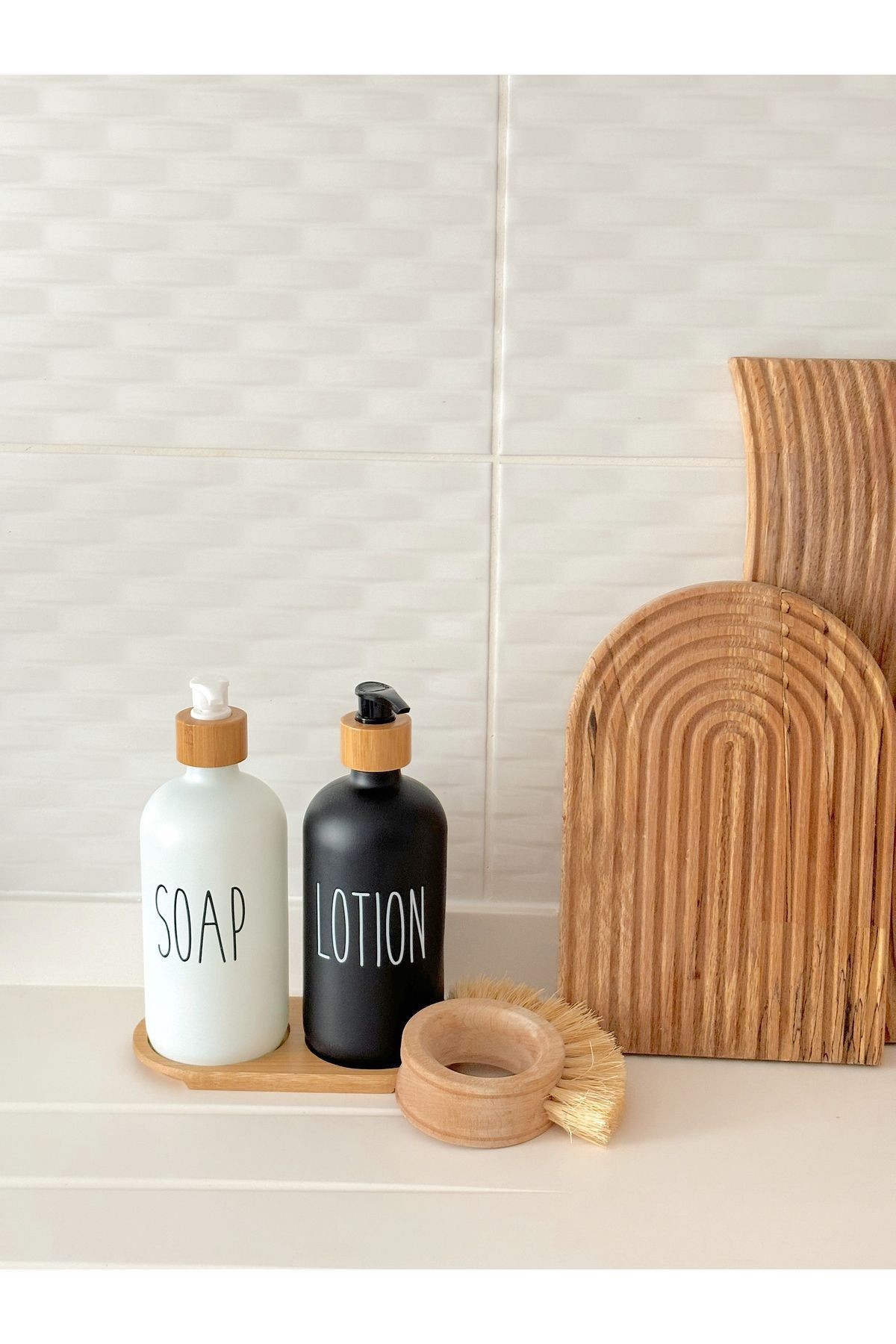 2'li Siyah Beyaz Renk Bambu Altlıklı Cam Sabunluk Seti / Soap Lotion