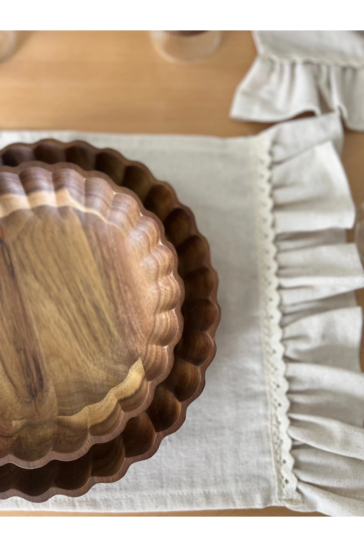 2'li Akasya Servis ve Sunum Tabağı Seti – 22 cm & 20 cm Doğal Ahşap Sunum Tabağı 